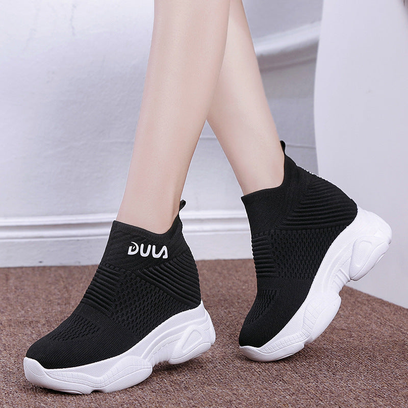 Internally increased breathable sneakers