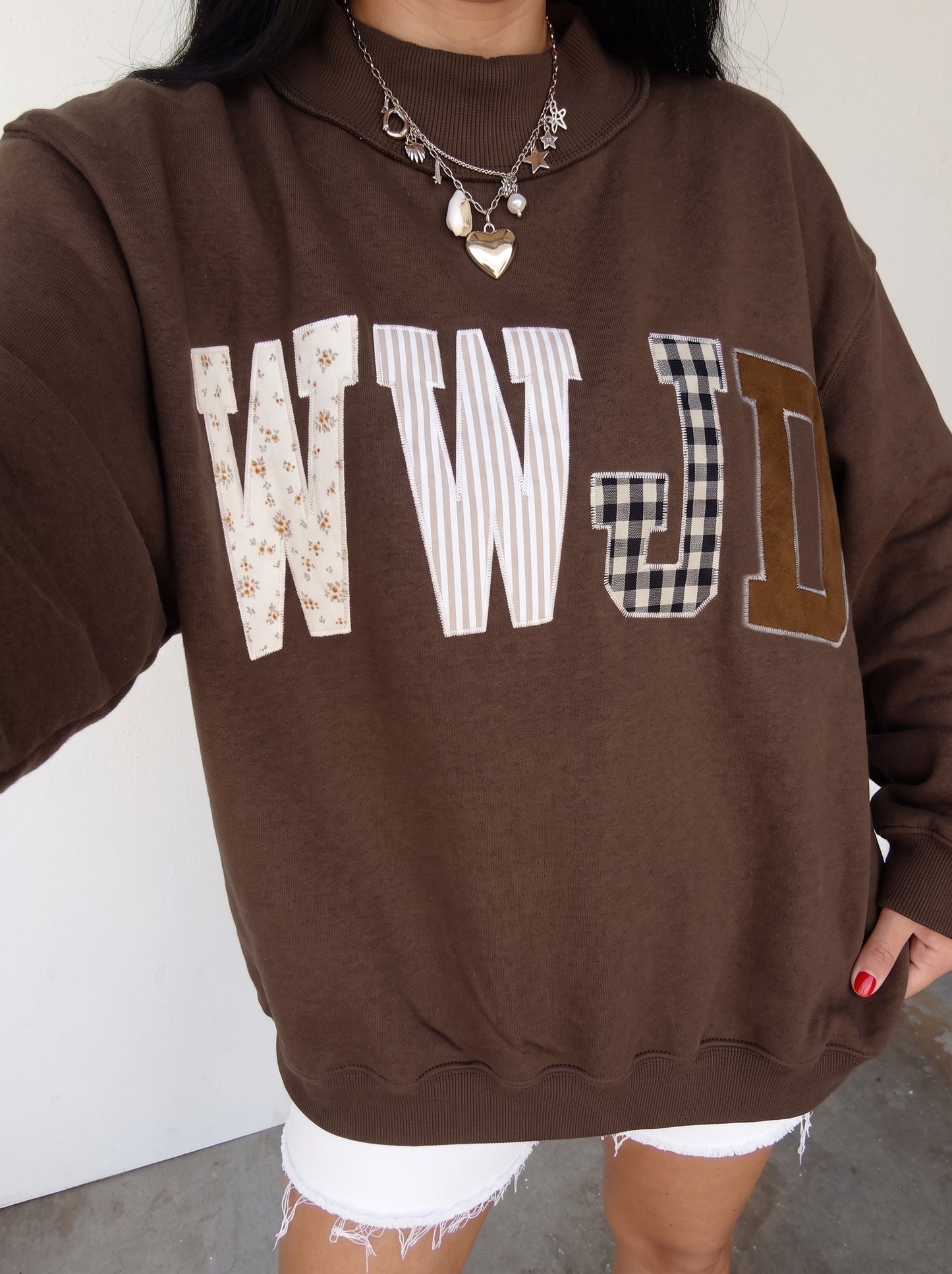 Gray WWJD Mixed Pattern Embroidered Patch Graphic Mock Neck Sweatshirt