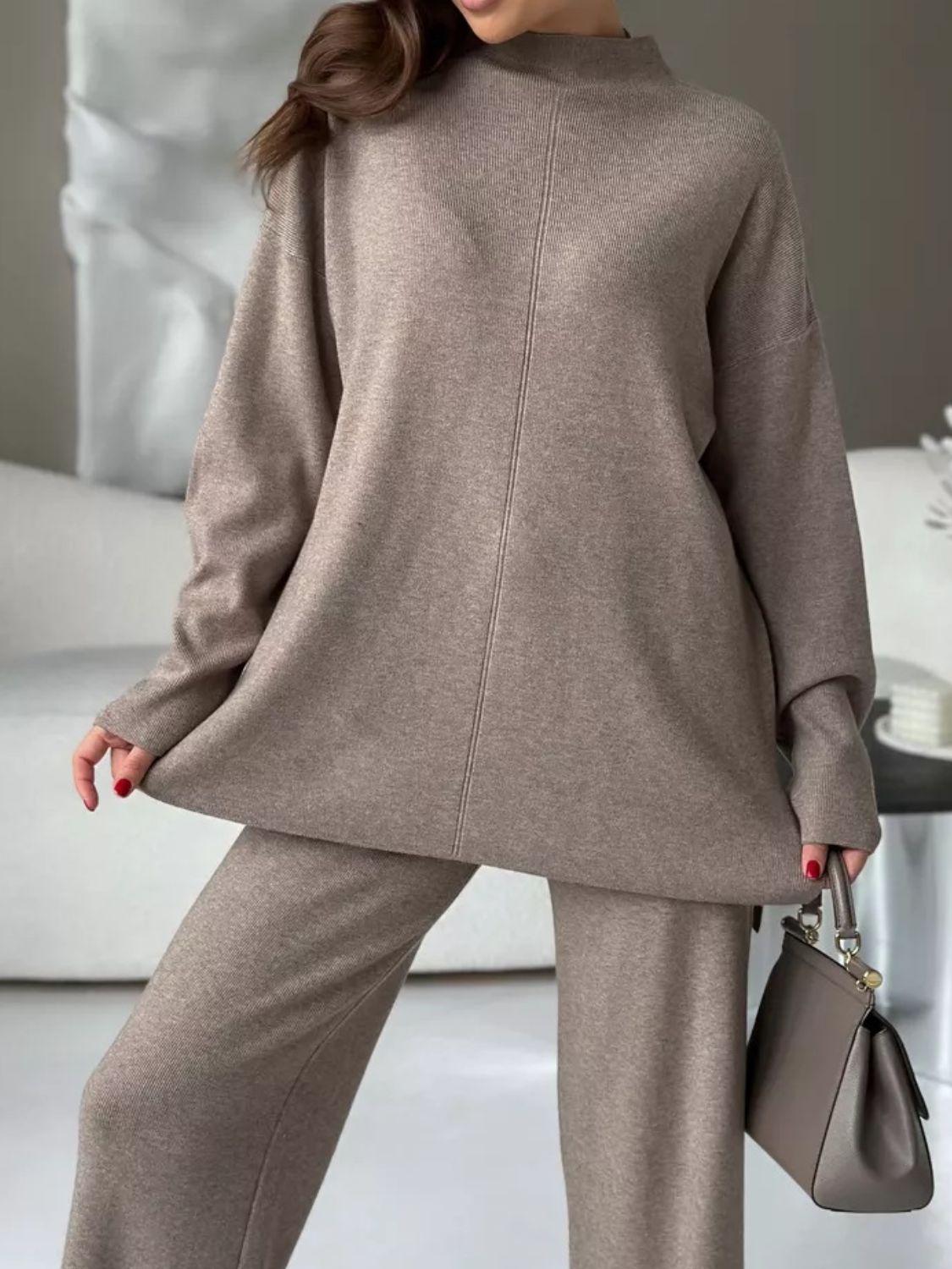 Conjunto de suéter de top de cuello simulado con aberturas y pantalón