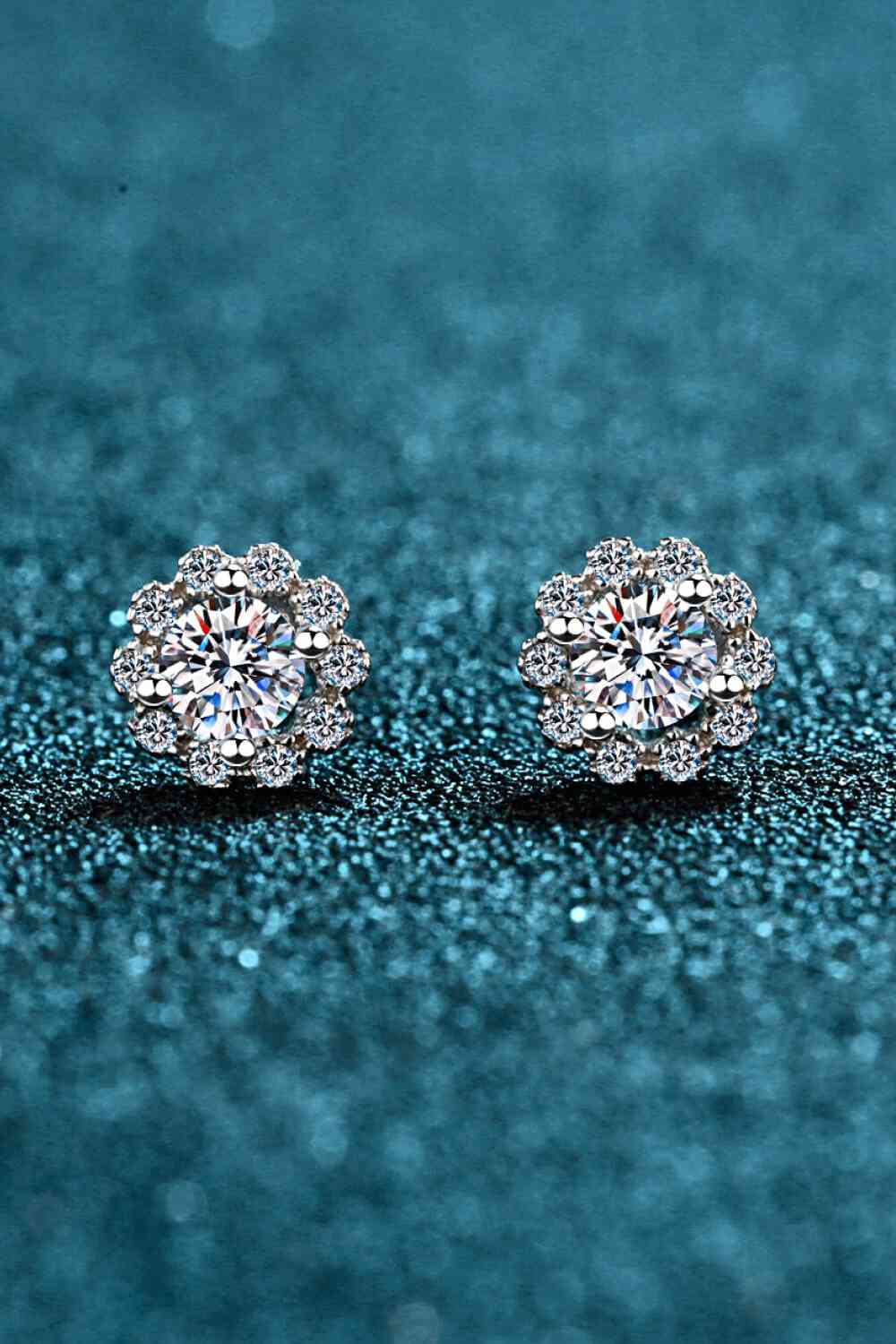 Pendientes de moissanita con forma de flor – Diseño brillante de 1 quilate. Ver la tabla de tallas en "más detalles".