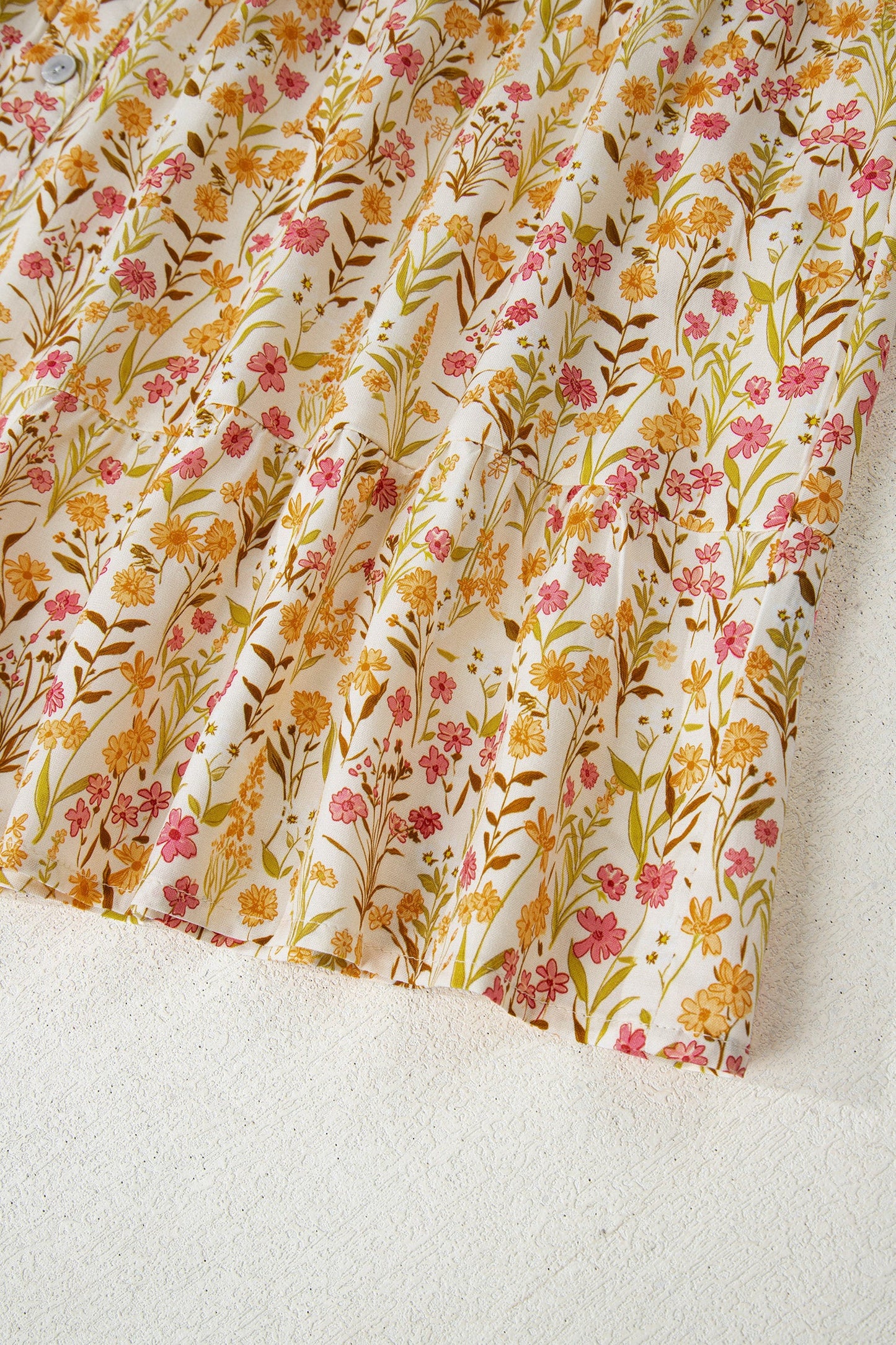 Vestido Camisero Holgado de Manga Larga con Estampado Floral Amarillo, Ribetes Volantes y Puños Fruncidos