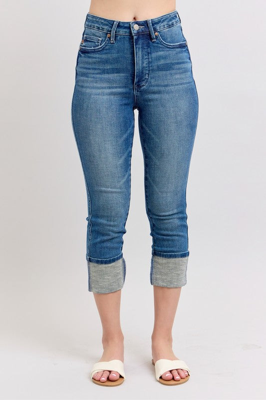 Jeans Capri Pitillo con Puños y Bolsillos Tallas Grandes Judy Blue