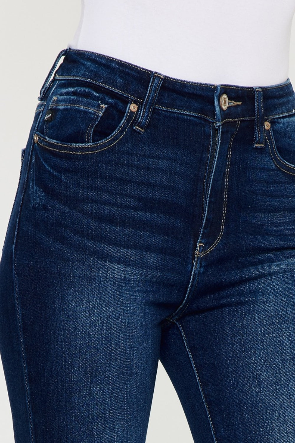 Jeans ajustados Kancan de tiro alto con dobladillo deshilachado hasta el tobillo, talla completa