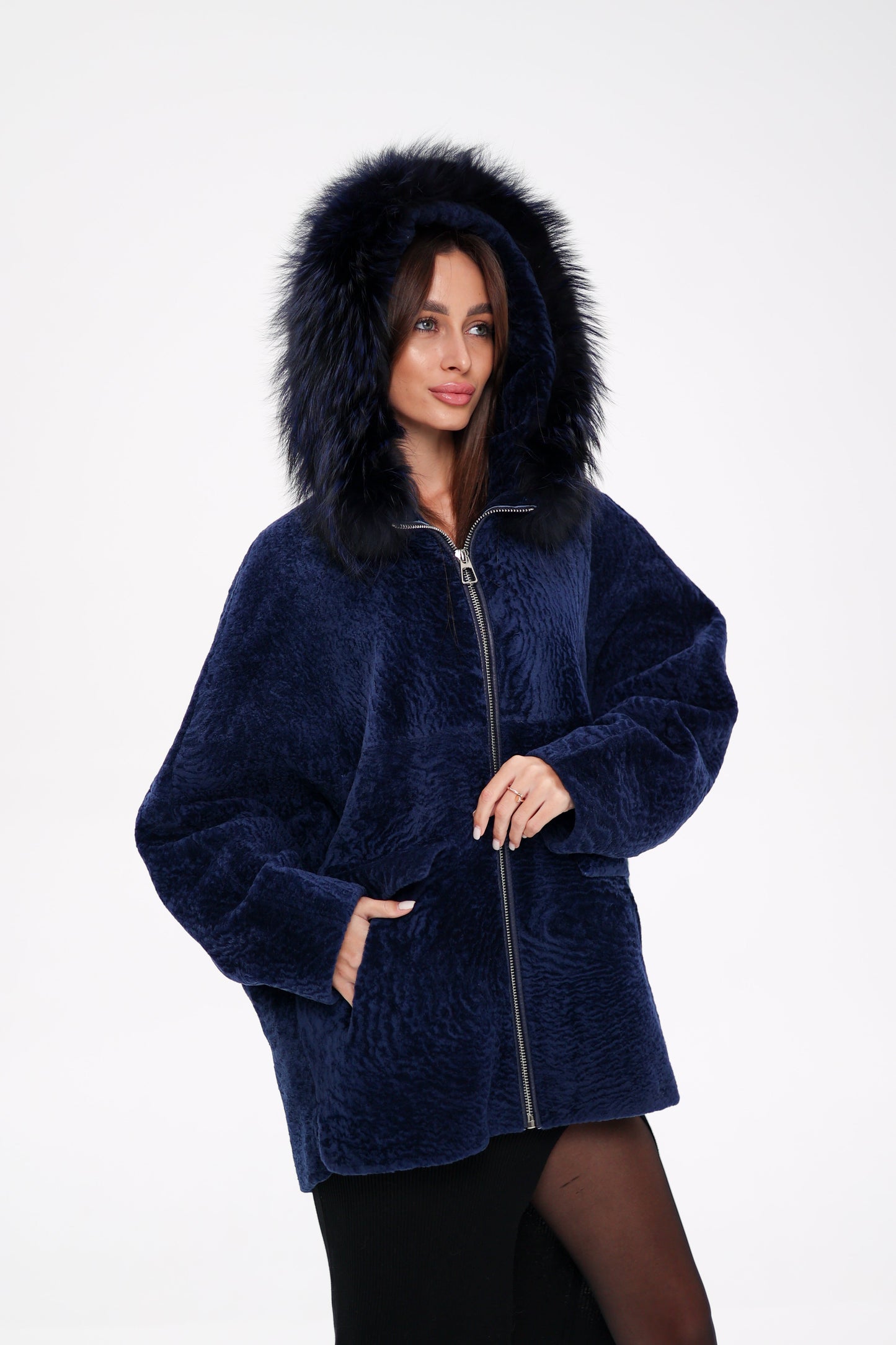 Chaqueta de piel de cordero auténtica con ribete de zorro plateado