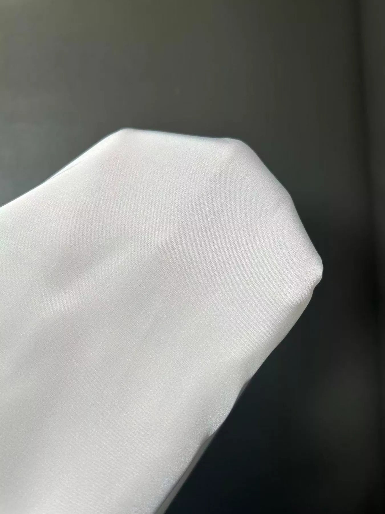 Blusa de manga larga fruncida con cuello en V
