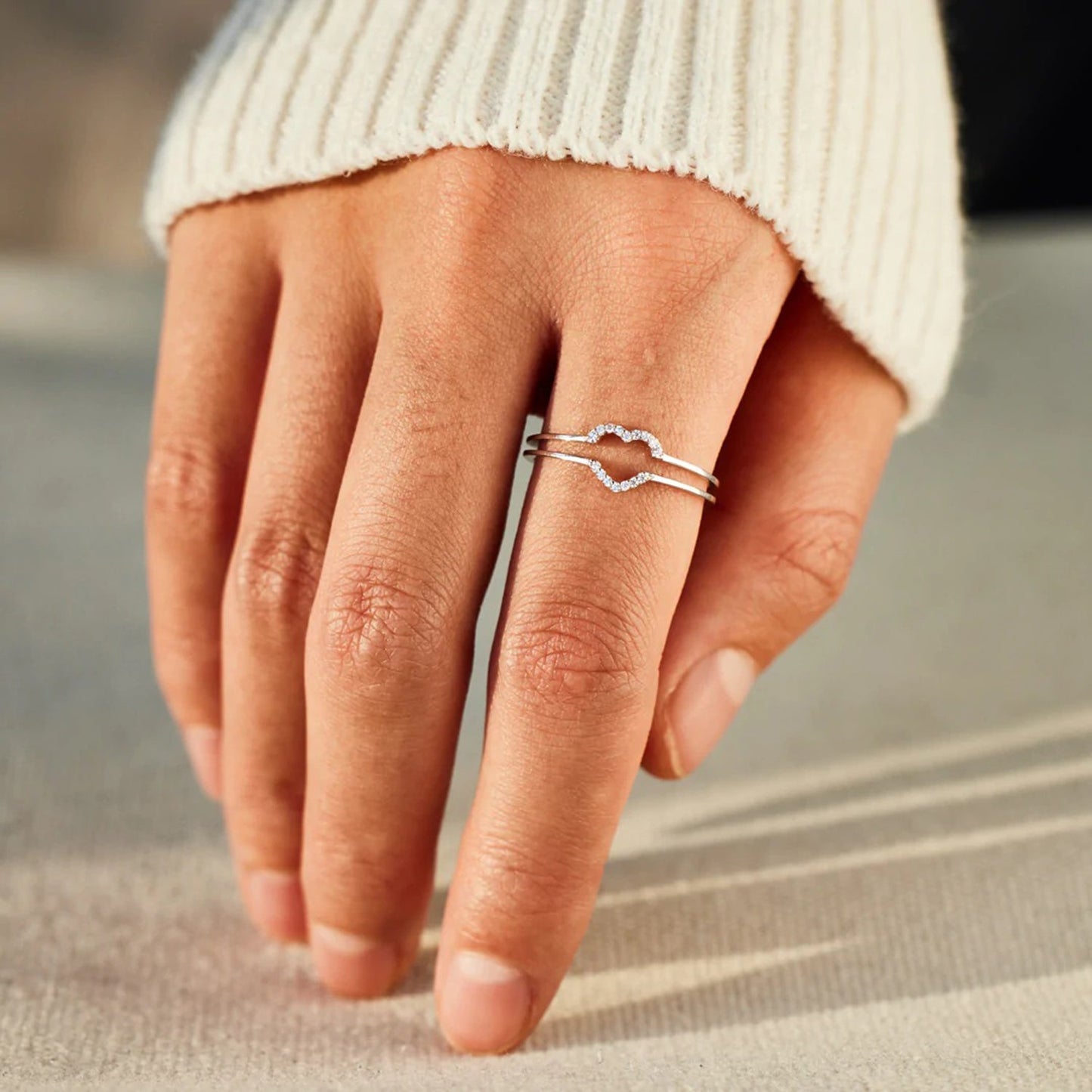 Anillo de Corazón con Circones Engastados de Plata de Ley 925