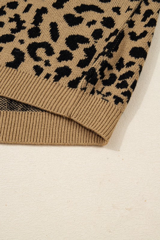 Suéter con cuello redondo, ribete acanalado y hombros caídos con estampado de leopardo