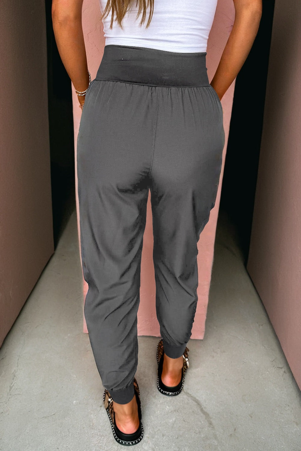 Pantalones jogger cargo camel elásticos de cintura alta con bolsillos
