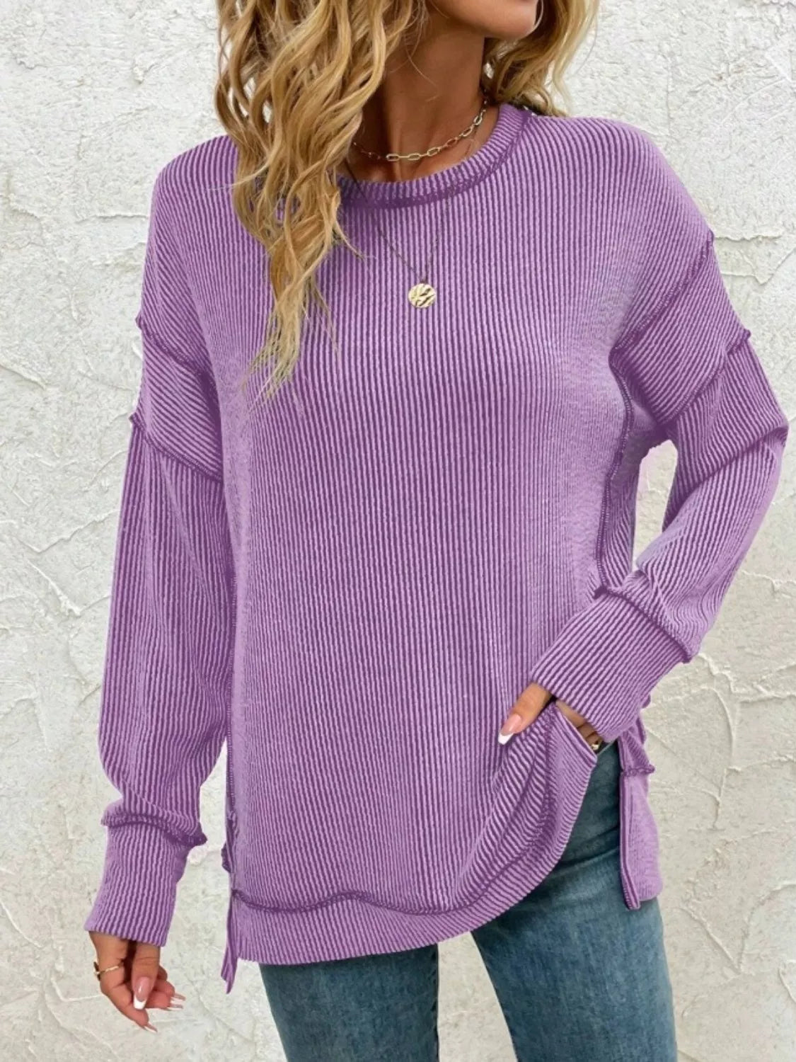 Sudadera de cuello redondo con aberturas laterales