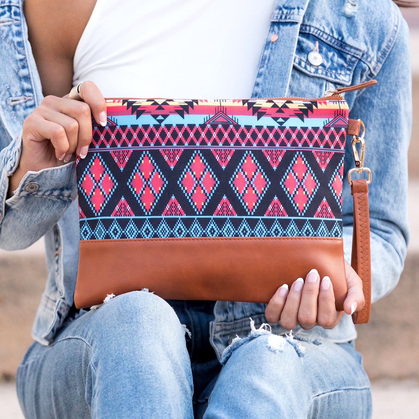 Cartera de mano estilo bohemio azteca