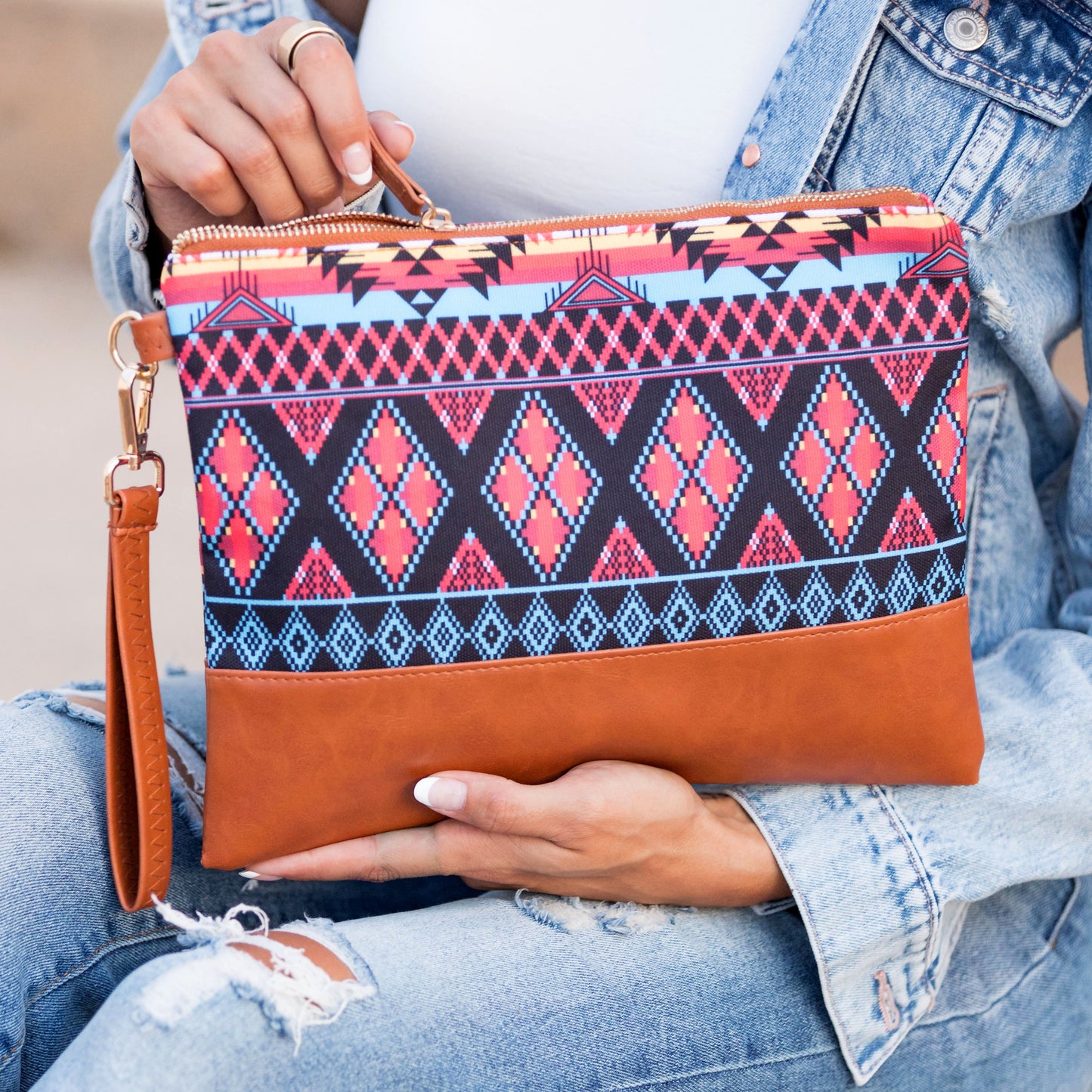 Cartera de mano estilo bohemio azteca