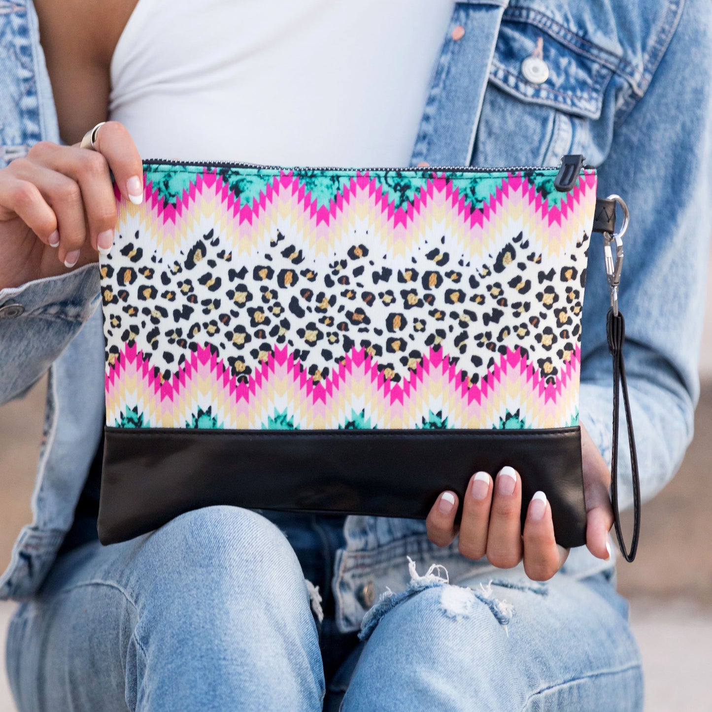 Cartera de mano estilo bohemio azteca