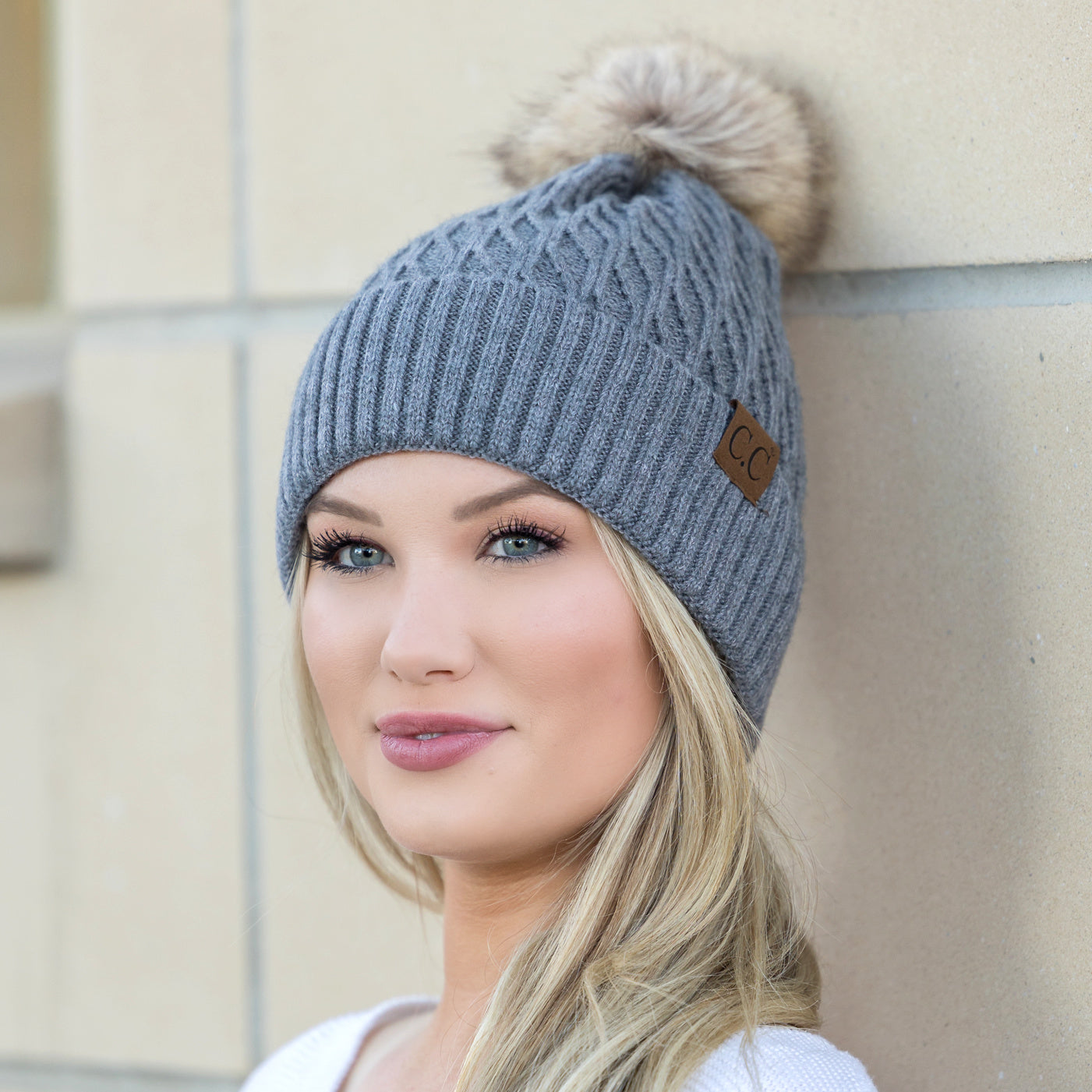Gorro de punto C.C® Honeycomb con pompón