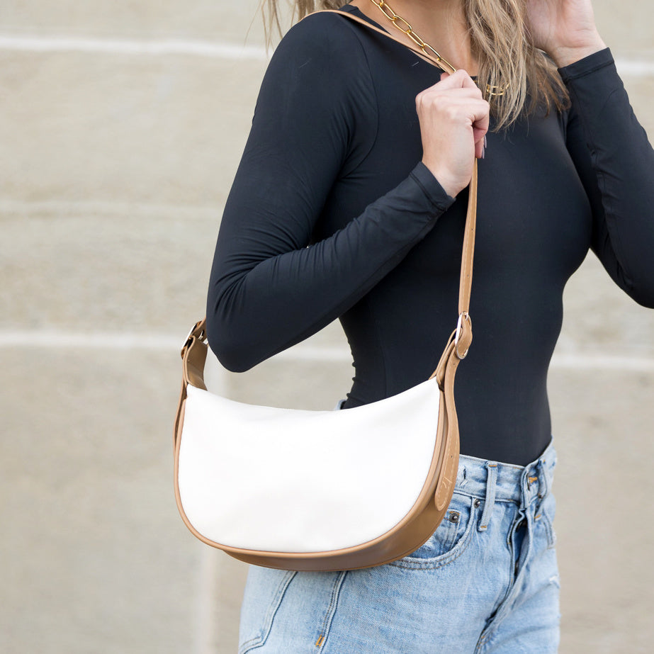 Bolso bandolera Nadia Colorblock de piel vegana con forma de media luna