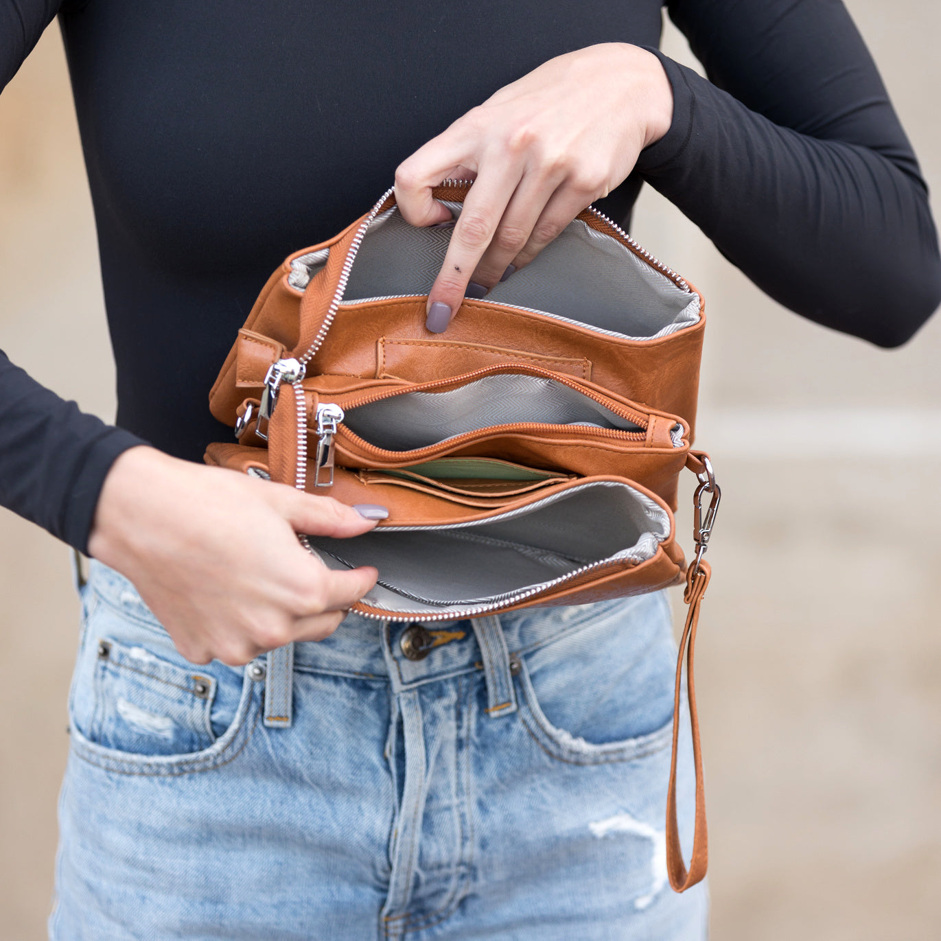 Bandolera compacta convertible Liv