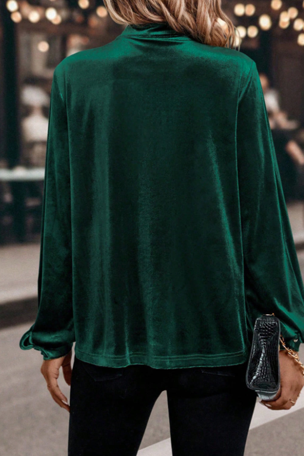 Blusa de terciopelo de manga larga con cuello ojo de cerradura y botones asimétricos Evergreen