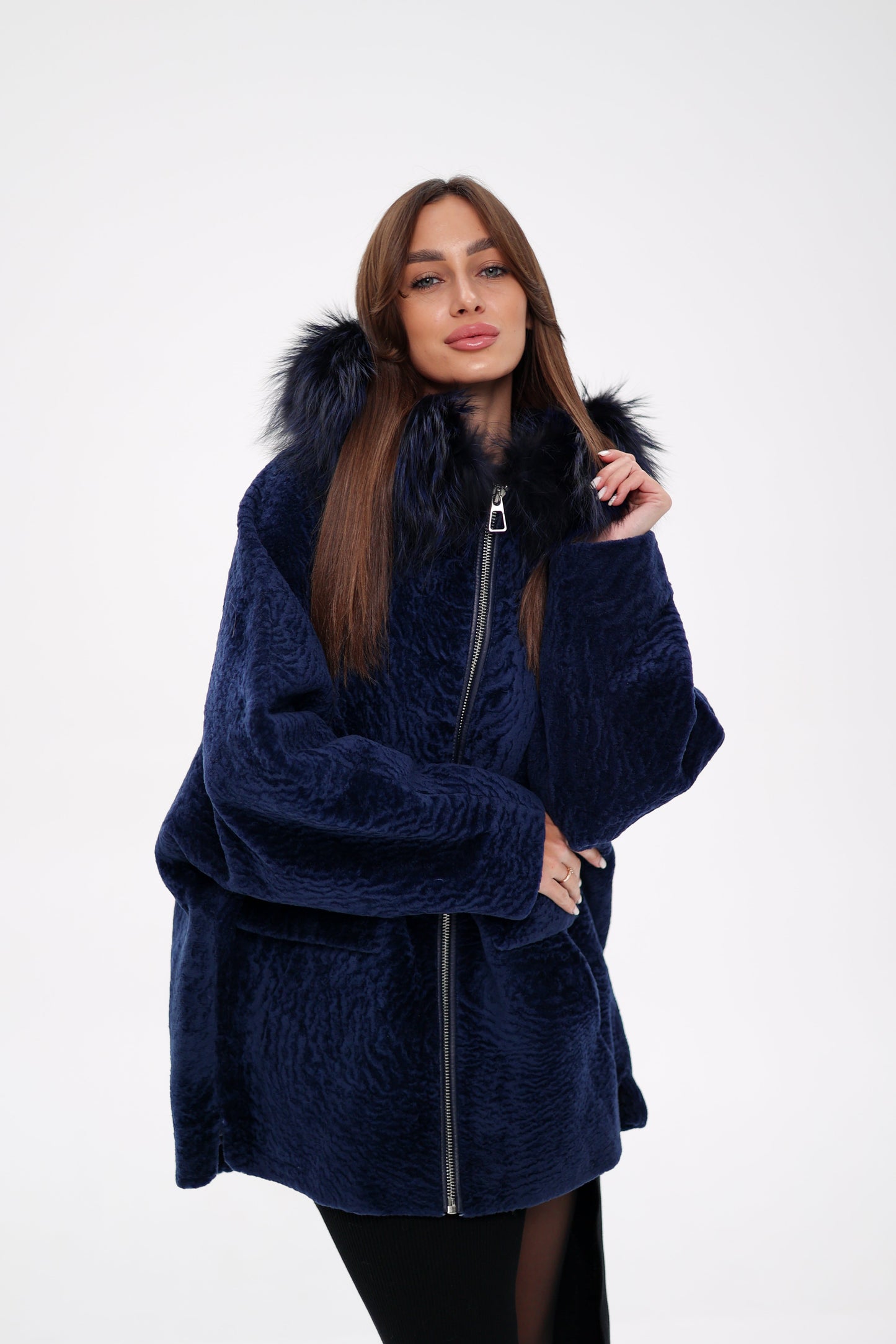 Chaqueta de piel de cordero auténtica con ribete de zorro plateado
