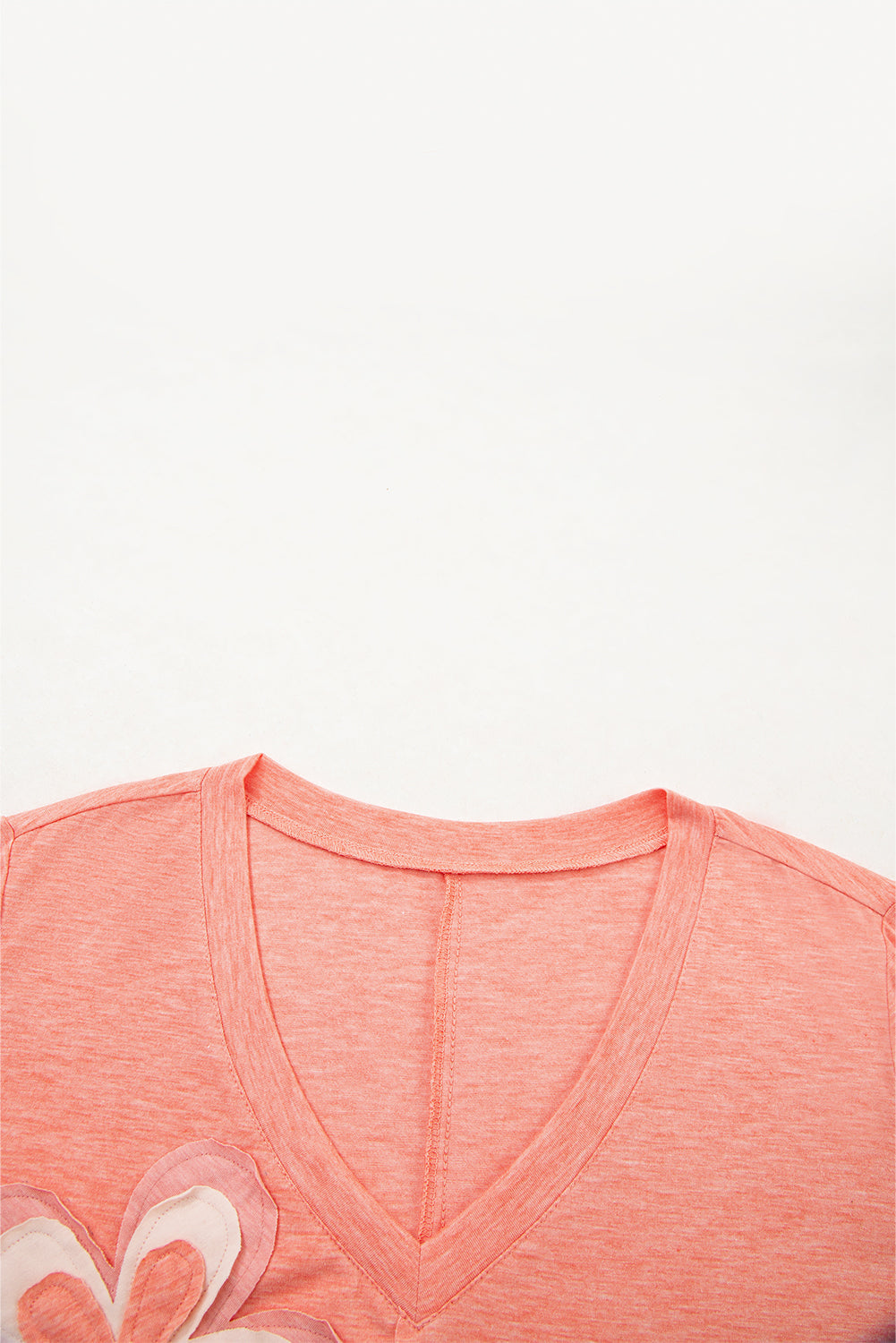 Top de manga larga con cuello de pico y parches florales de salmón fresco