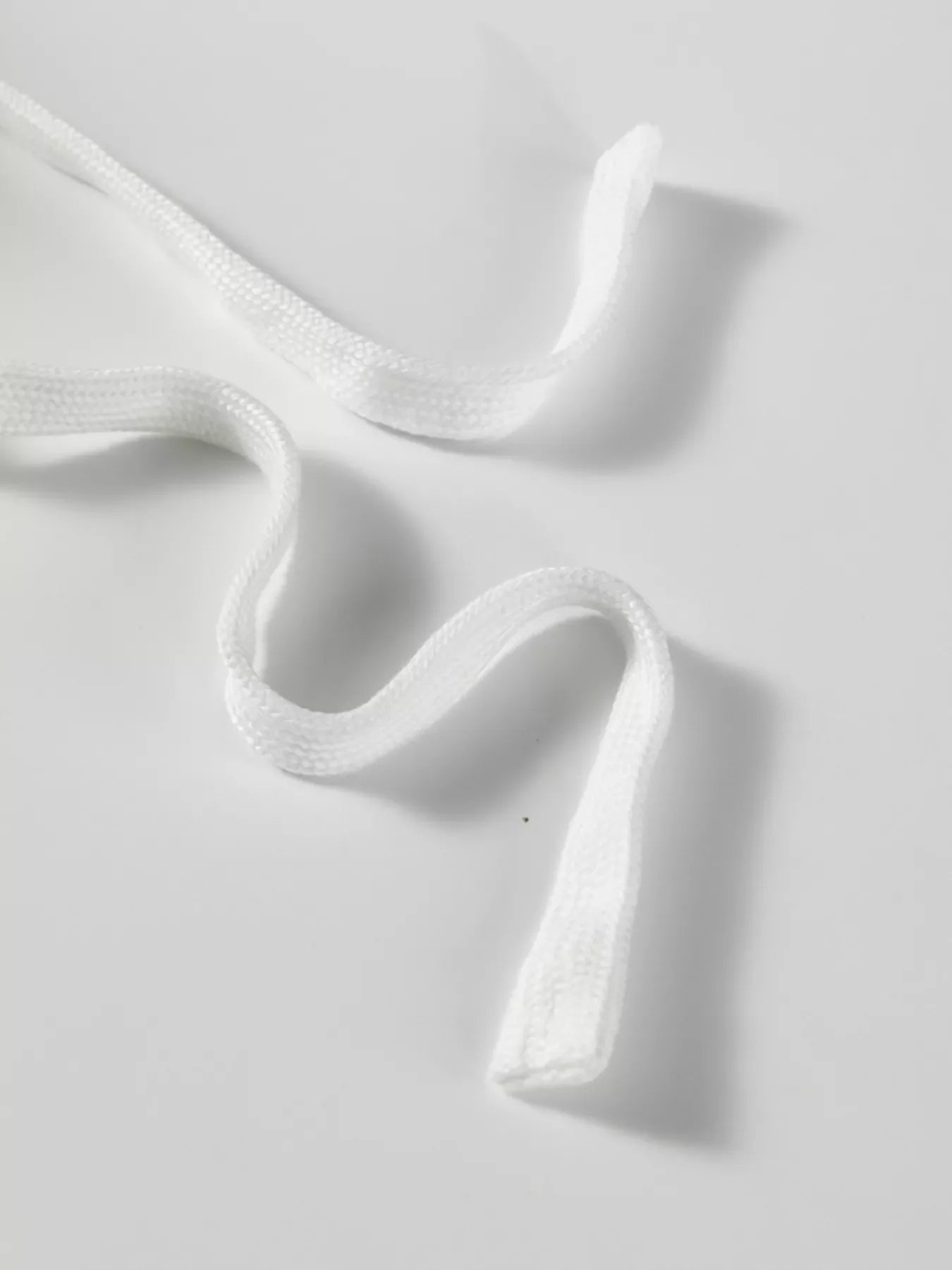 Conjunto de blusa de cuello redondo con ribetes a rayas y pantalón