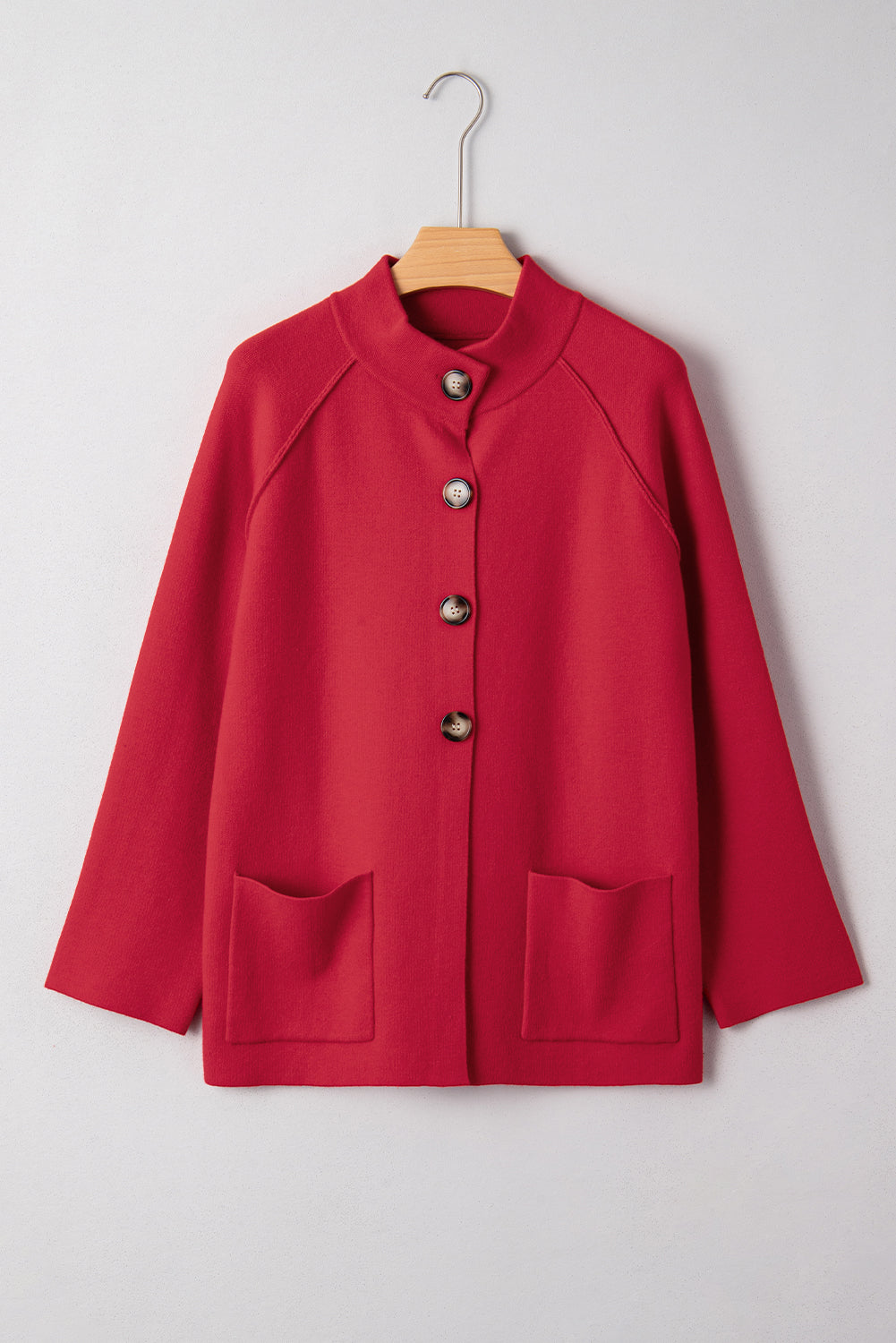 Chaqueta cárdigan cruzada con botones de color rojo fuego