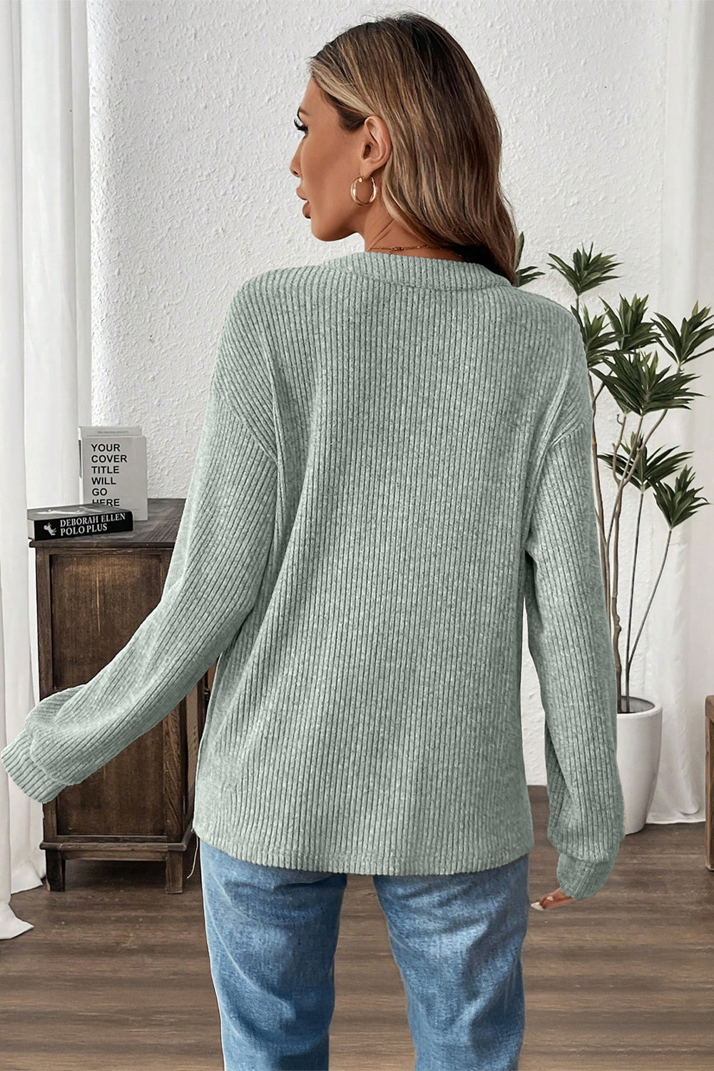 Top de punto Henley Clearly Aqua con textura acanalada y hombros caídos