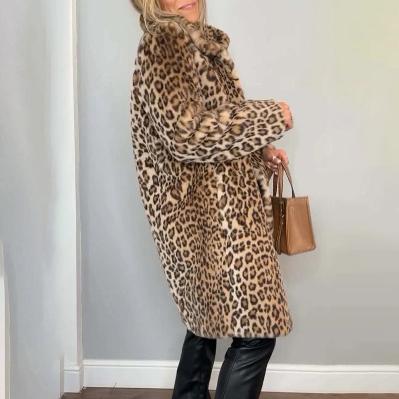 Chaqueta de peluche con estampado de leopardo — Prenda de abrigo cómoda de corte holgado de largo medio