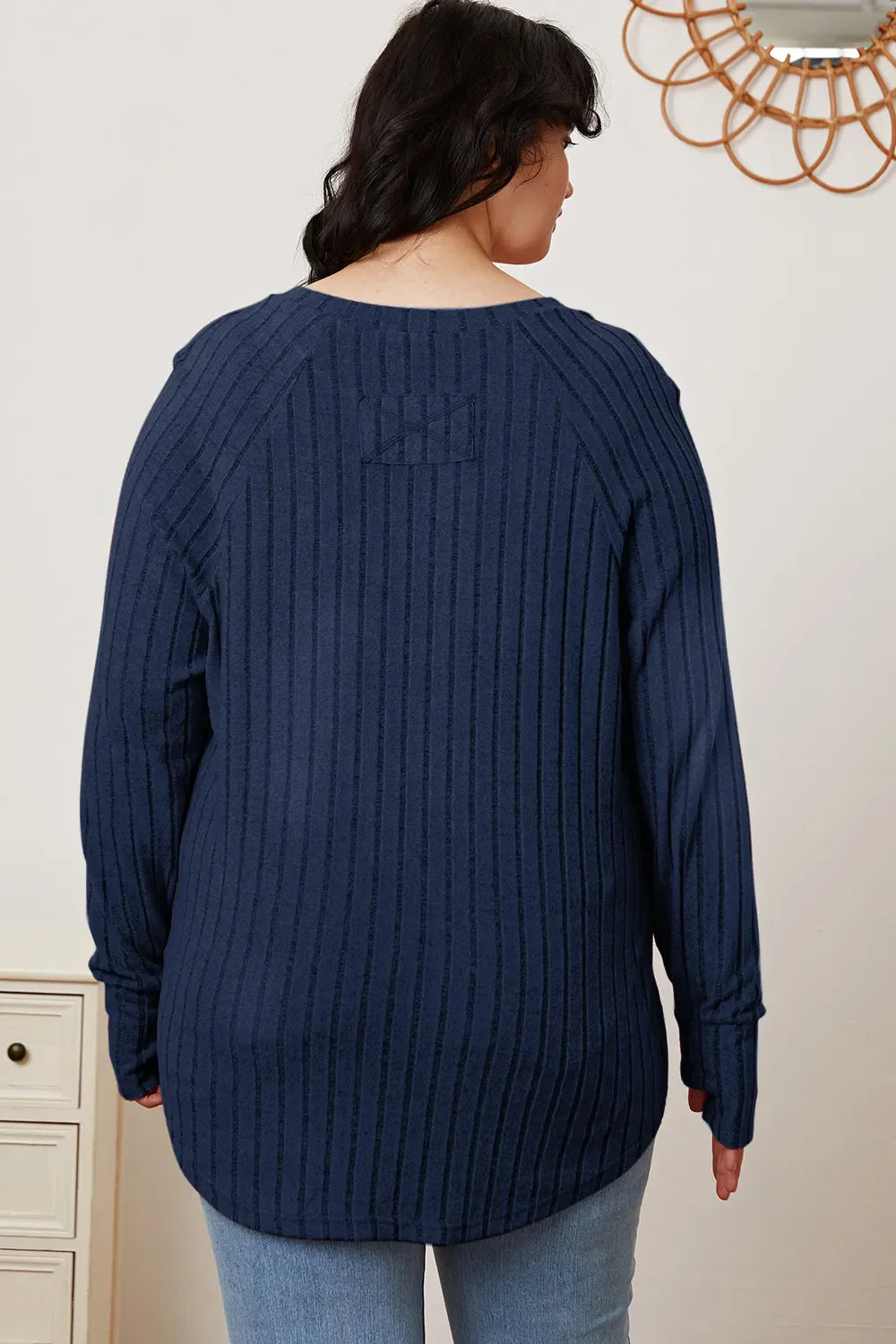 Camiseta básica de canalé con manga de orificio para pulgar y de talla completa para mujer