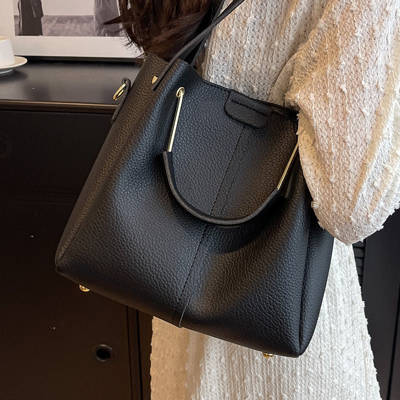 Women's Large-Capacity Textured Bucket Travel Bag