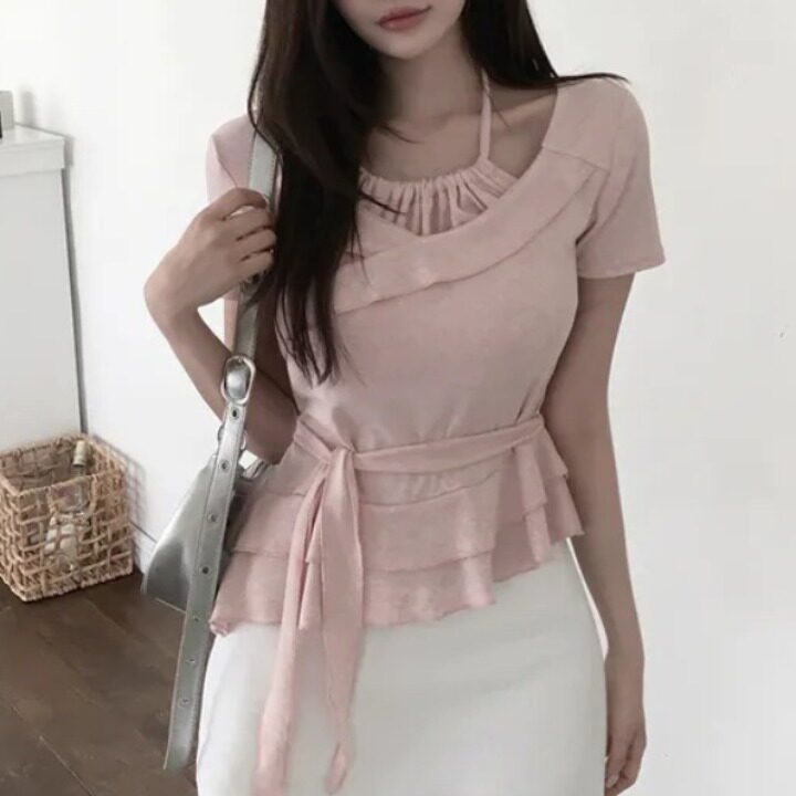 Design-forward Top With An Irregular Ruffled Hem