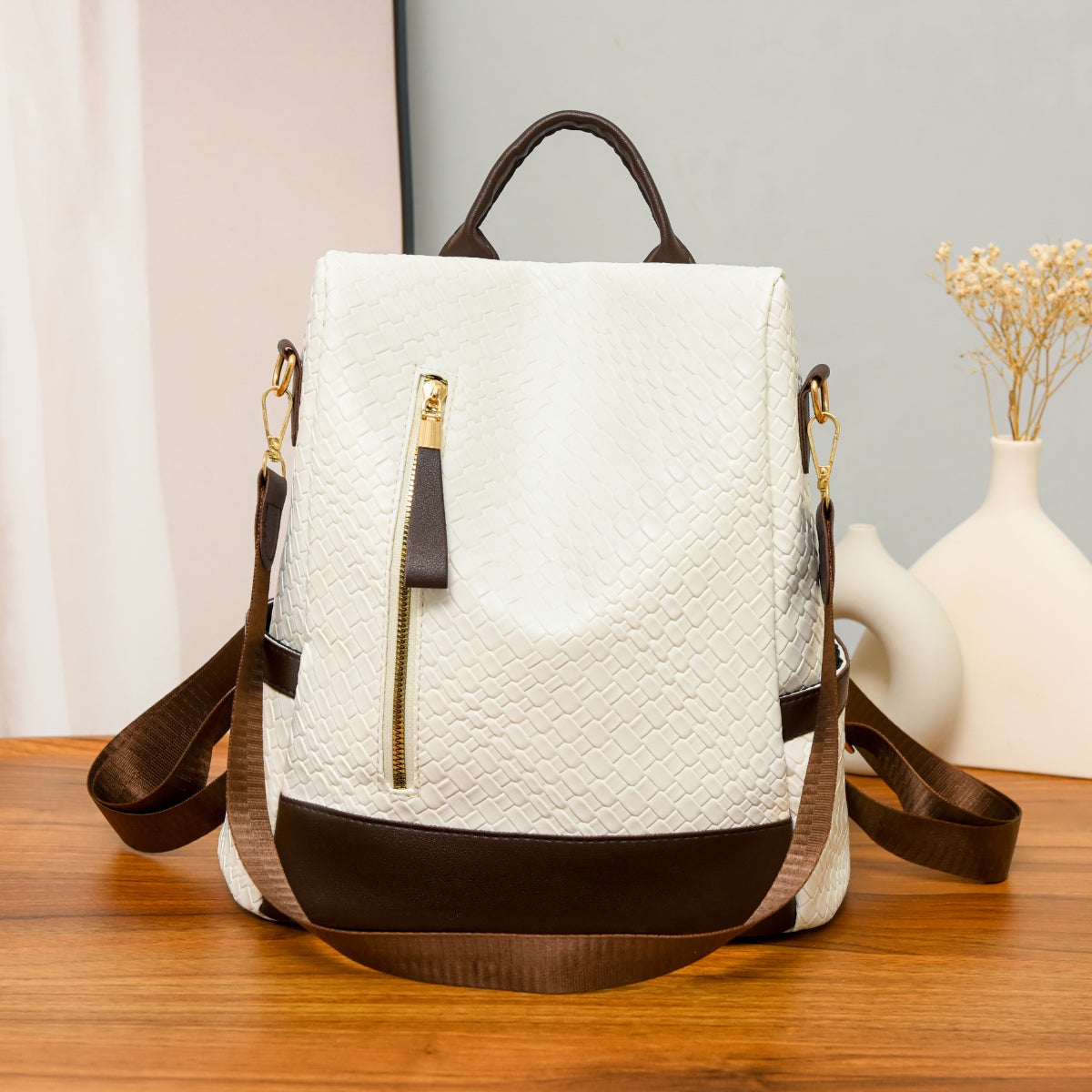 Mochila de piel sintética