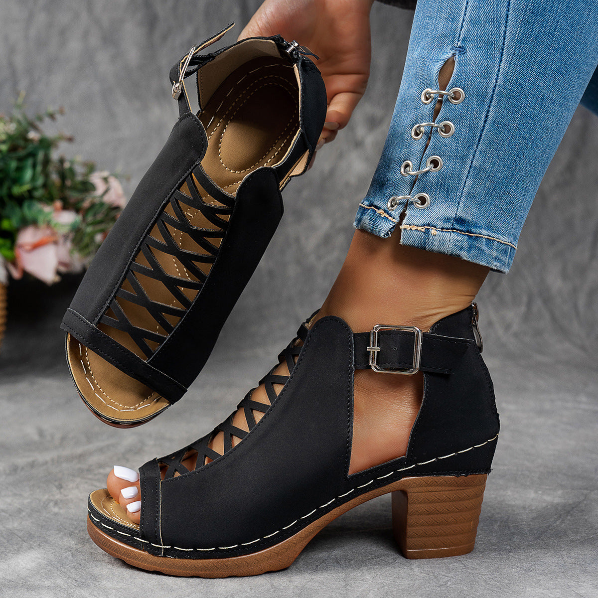 Women's Plus-size Chunky-heel Sandals