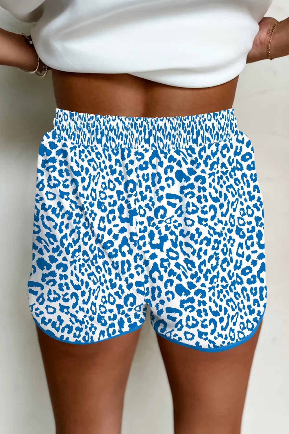 Pantalones Cortos con Cordón Estampado de Leopardo – Ajuste Cómodo y con Estilo Vea la tabla de tallas en “más detalles”