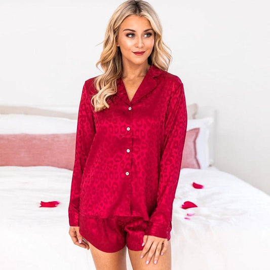 Pijama de mujer con solapa, manga larga y pantalón corto