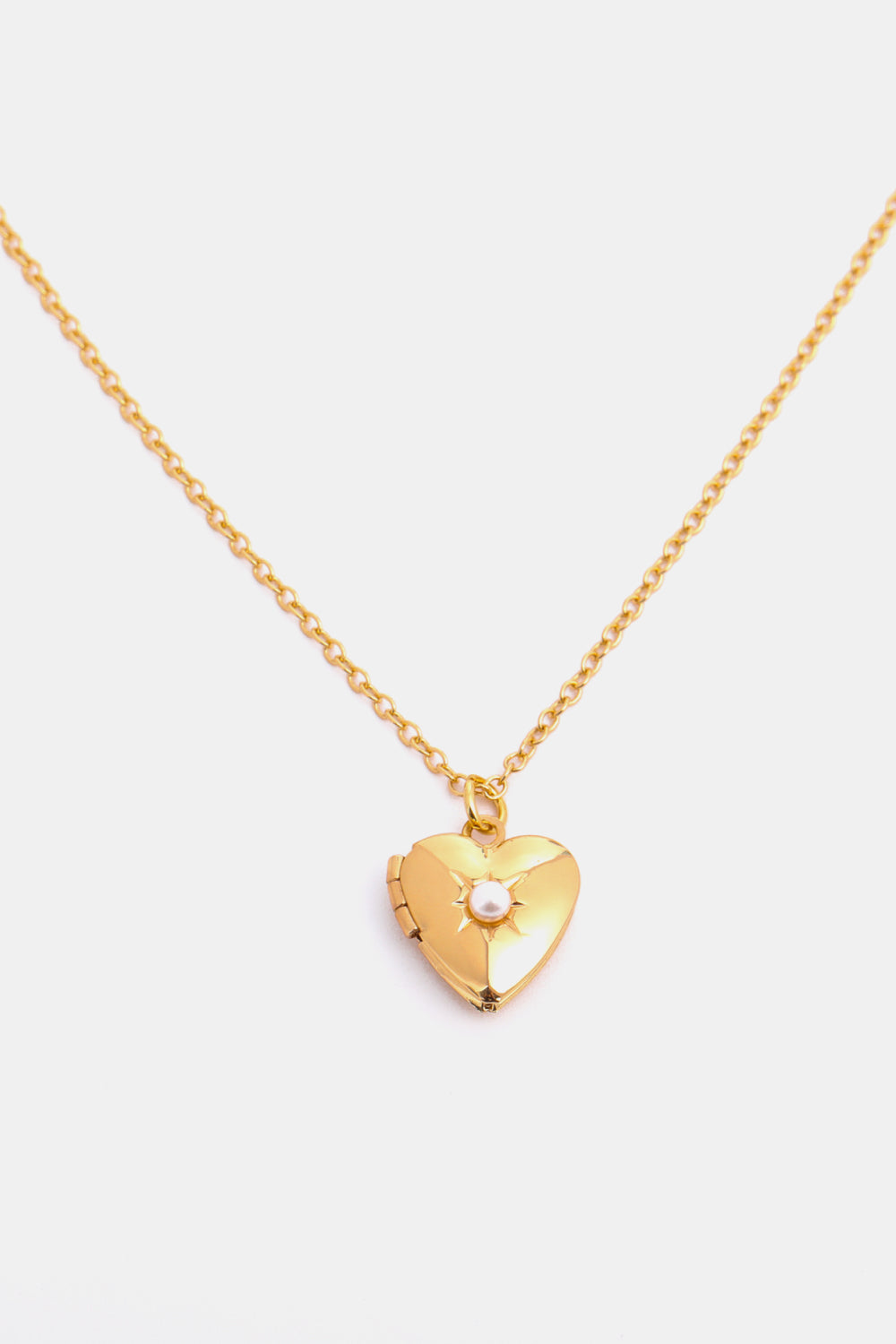 Collar con colgante de circonita en forma de corazón y chapado en oro de 14 quilates