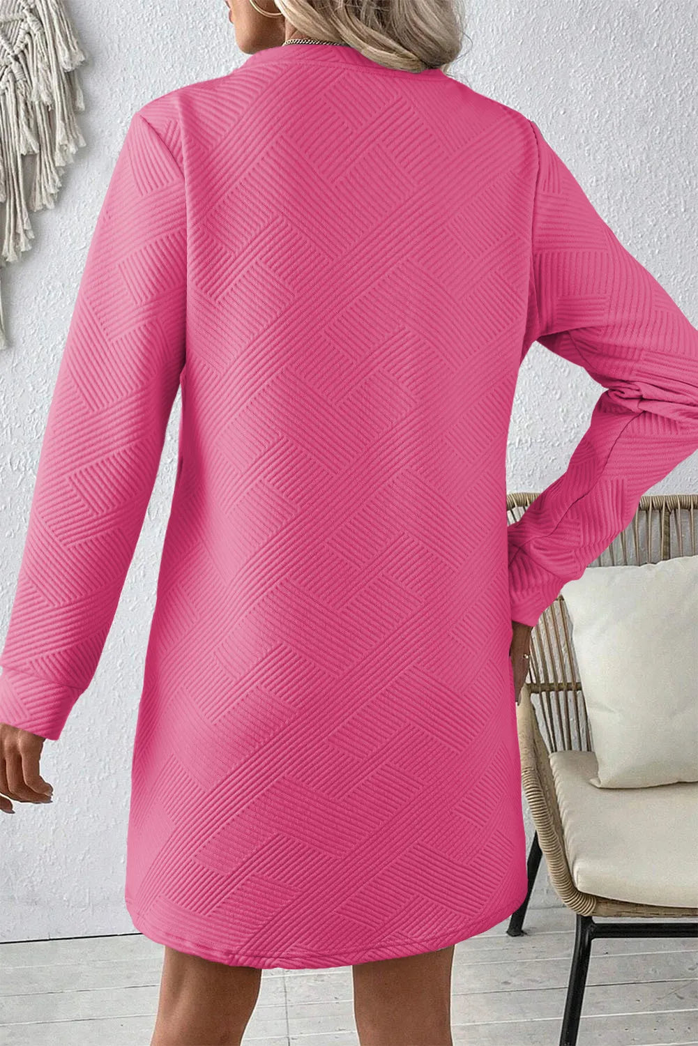 Minivestido de manga larga con cuello redondo y textura