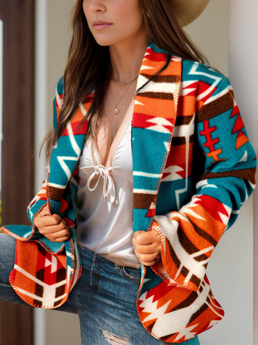 Chaqueta de manga larga con cuello.