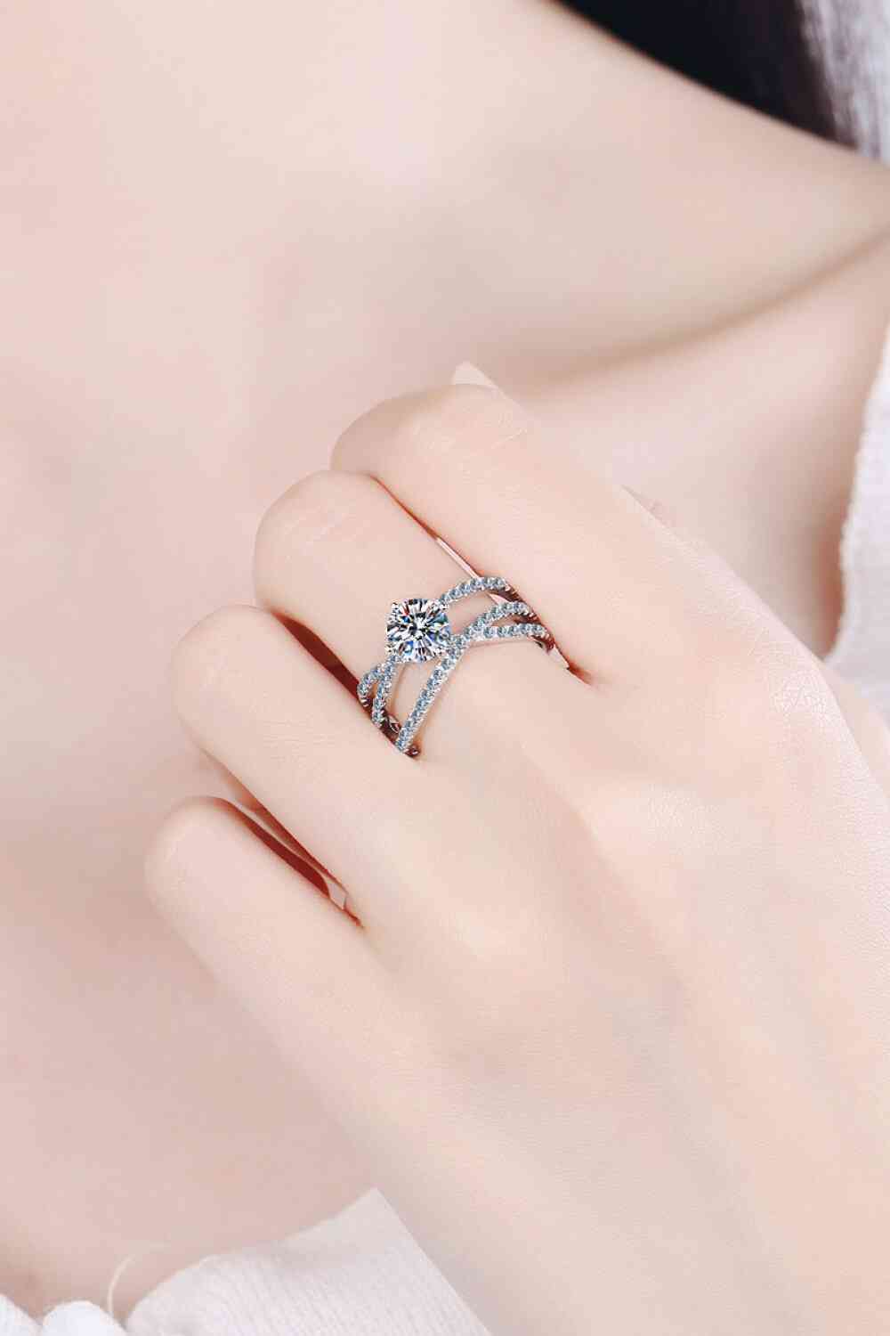 ElegantJewels 1 Carat Moissanite Crisscross Ring – Modern Sterling Silver Design See size chart under “more details”