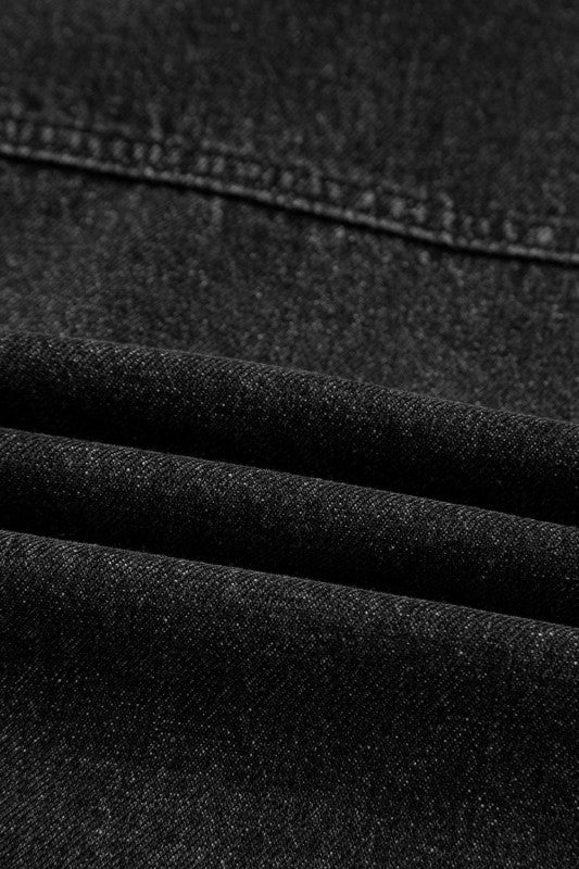 Chaqueta con capucha, hombros caídos y bolsillo en el pecho de tela vaquera. Consulta la tabla de tallas en "más detalles".