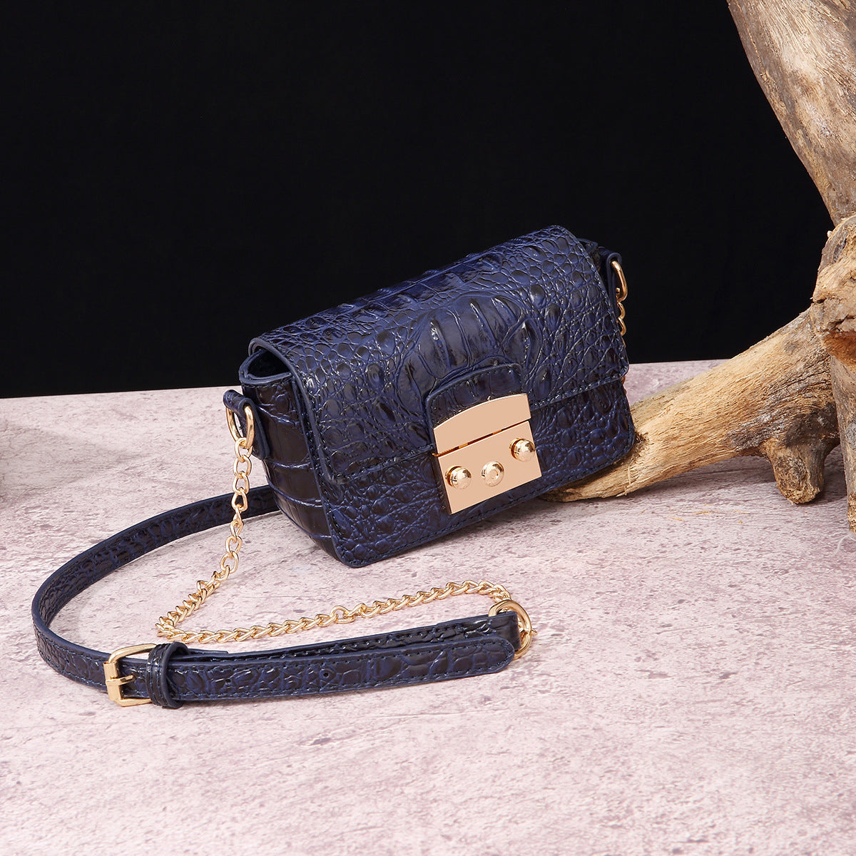 Women's Retro Crocodile-Embossed Crossbody Bag