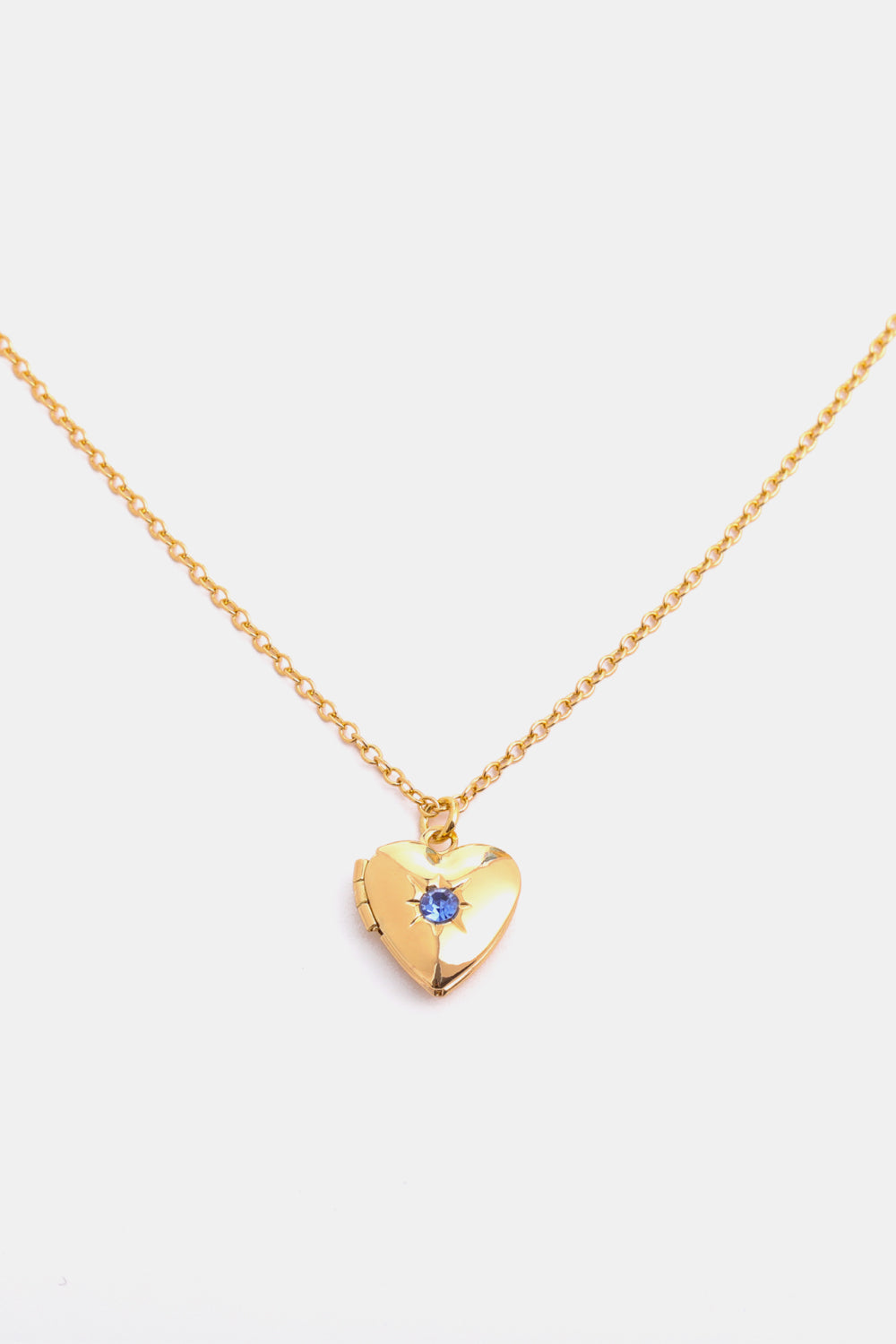 Collar con colgante de circonita en forma de corazón y chapado en oro de 14 quilates