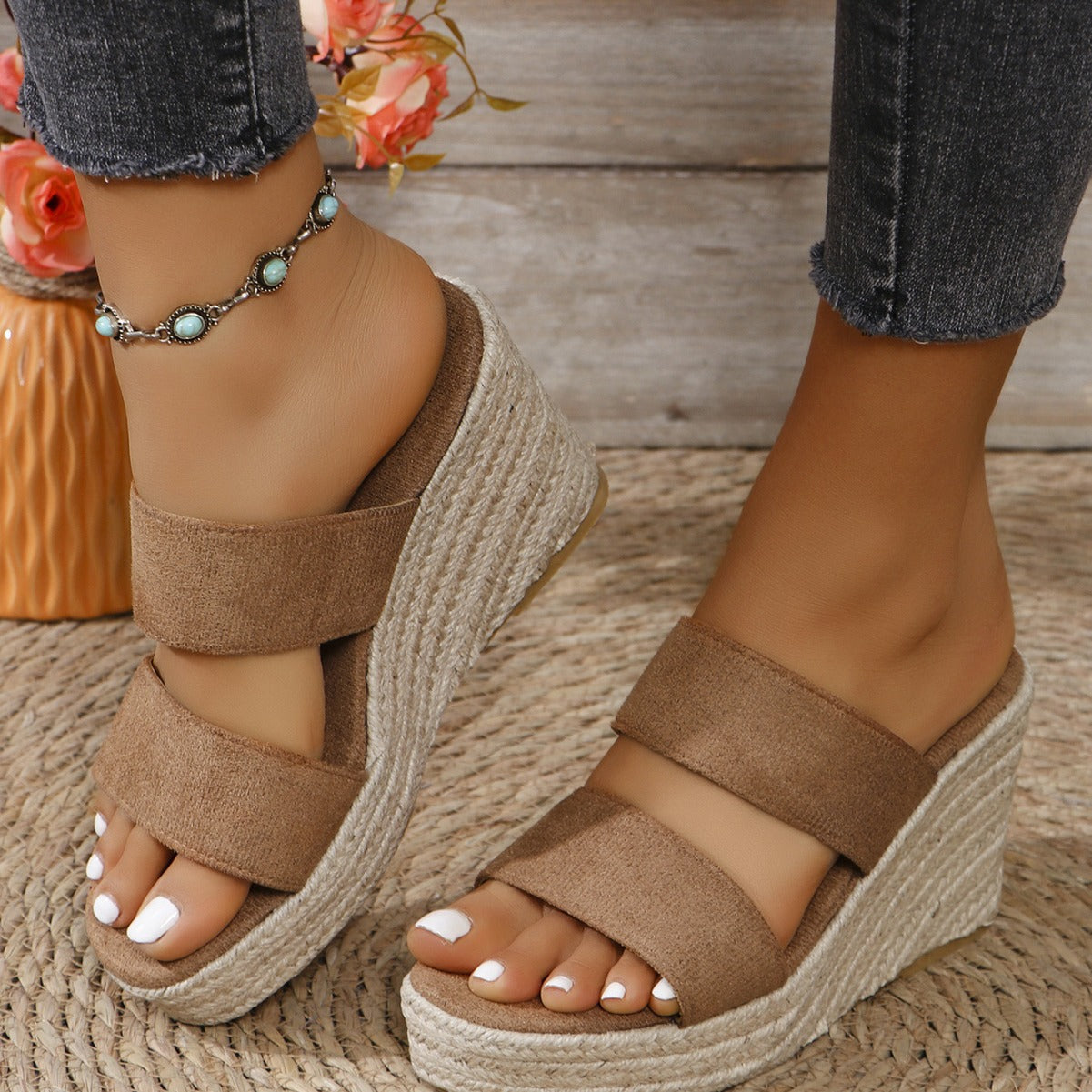 Sandalias de cuña con plataforma y puntera abierta