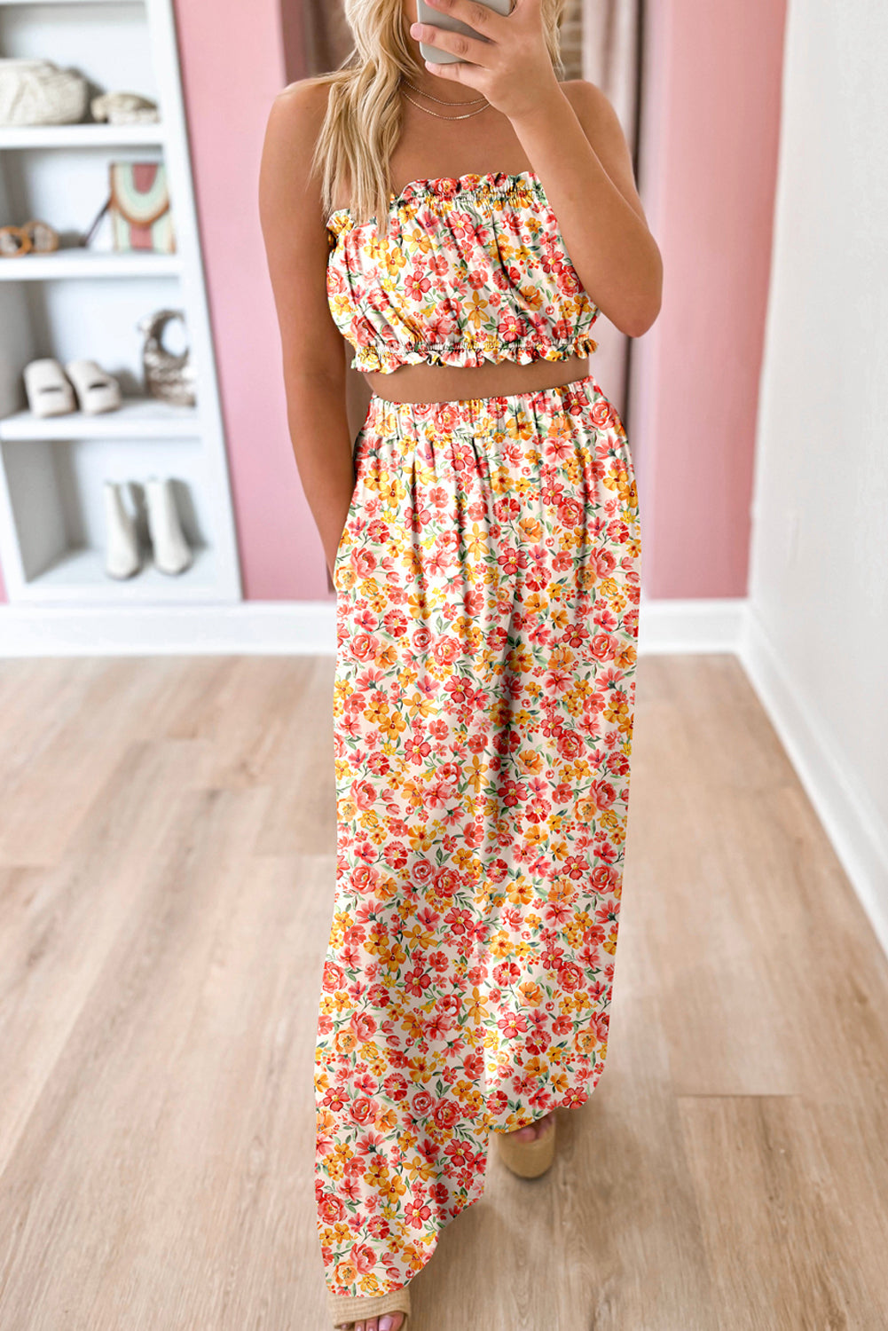 Conjunto de top bandeau floral bohemio rosa y pantalones de pierna ancha de talle alto