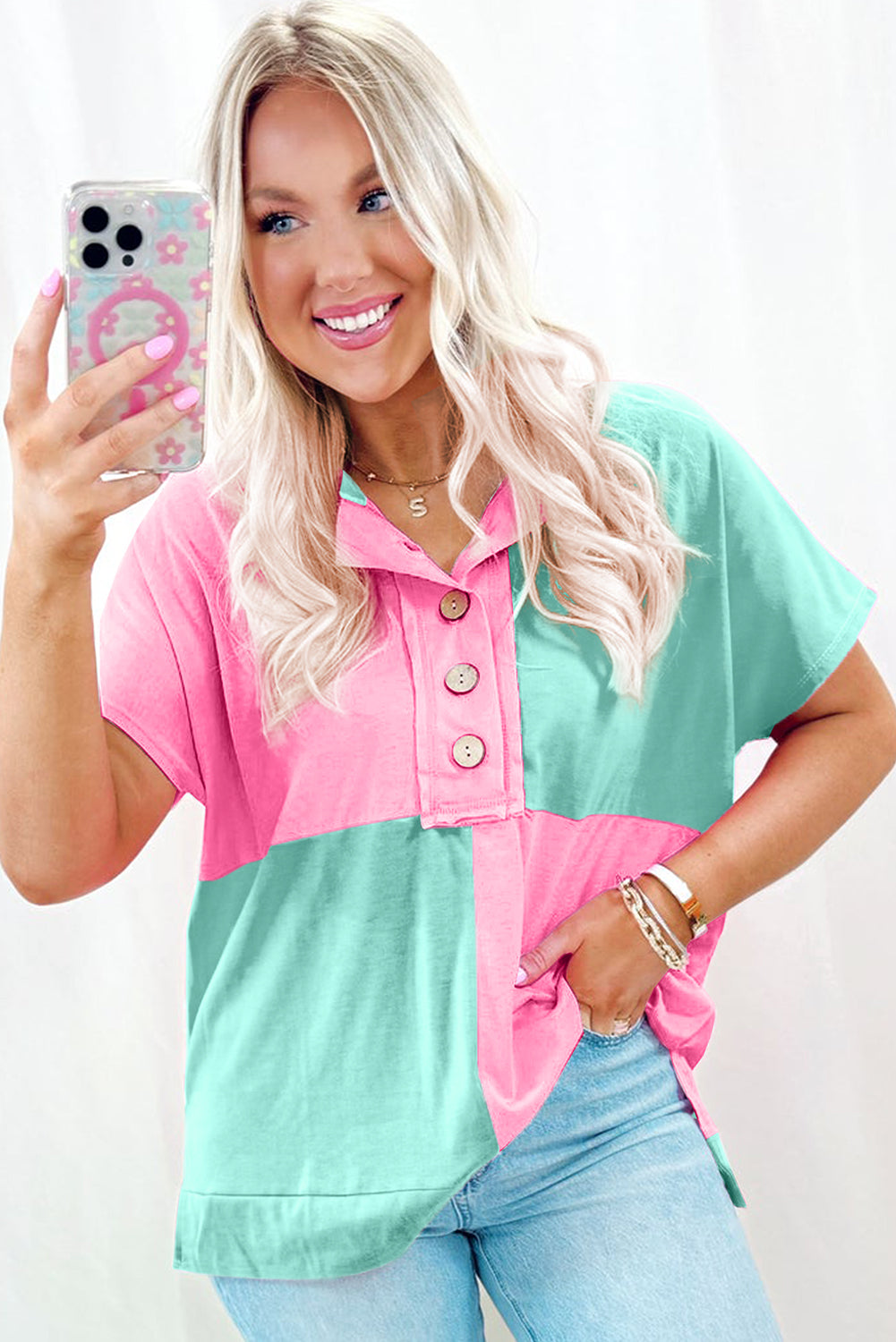 Camiseta Henley de manga corta con bloques de color verde menta y medio abotonado