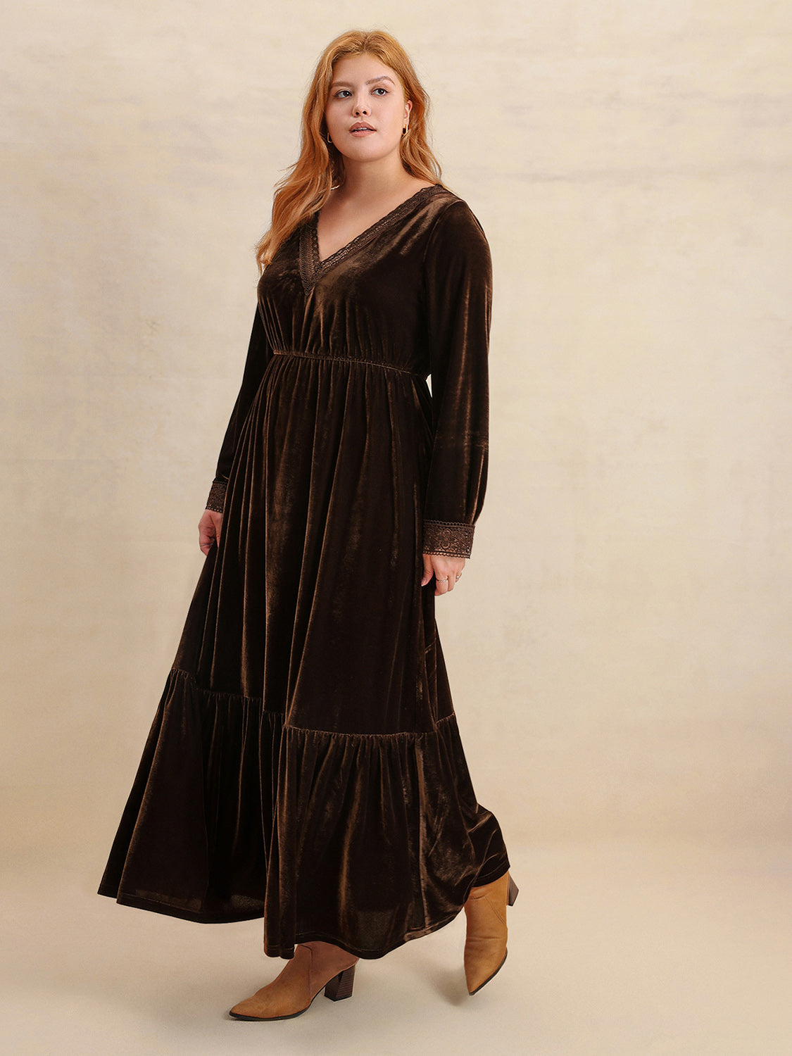 Vestido Midi de Manga Larga con Escote en V y Detalles de Encaje, Talla Grande