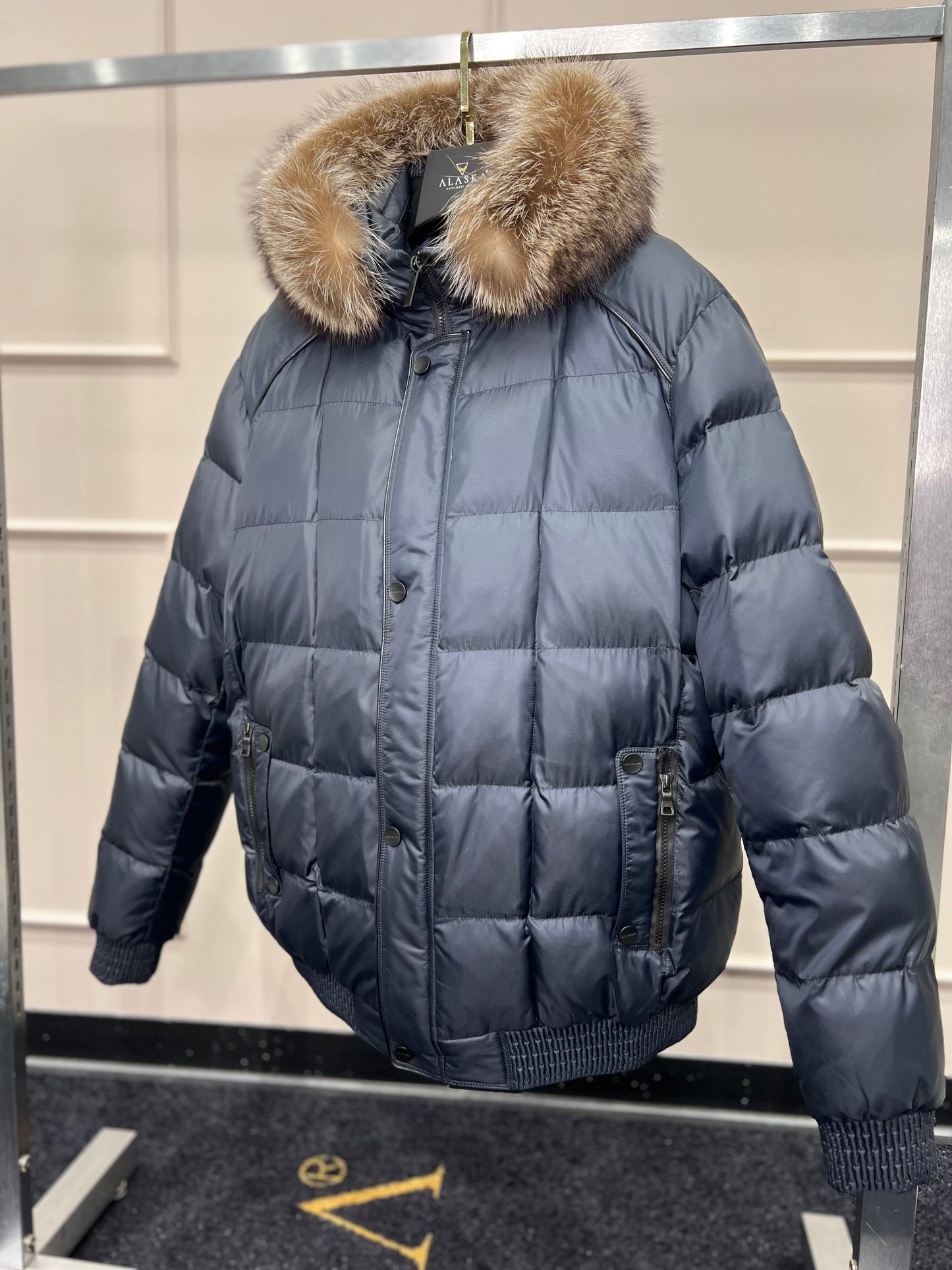 Chaqueta acolchada con aislamiento Sorona® y ribete de piel auténtica