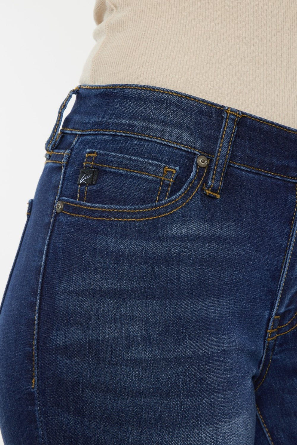 Jeans ajustados Kancan de tiro medio con degradado