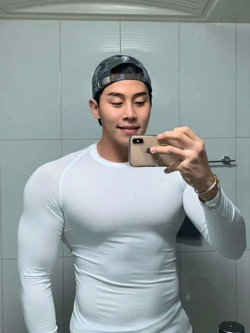 Camiseta transpirable de cuello redondo de talla grande para hombre