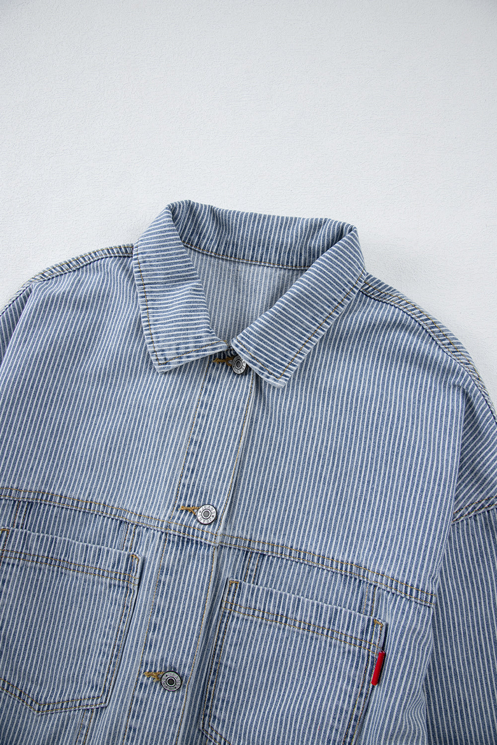 Chaqueta vaquera oversize con bolsillo, lavada a la piedra, a rayas azules