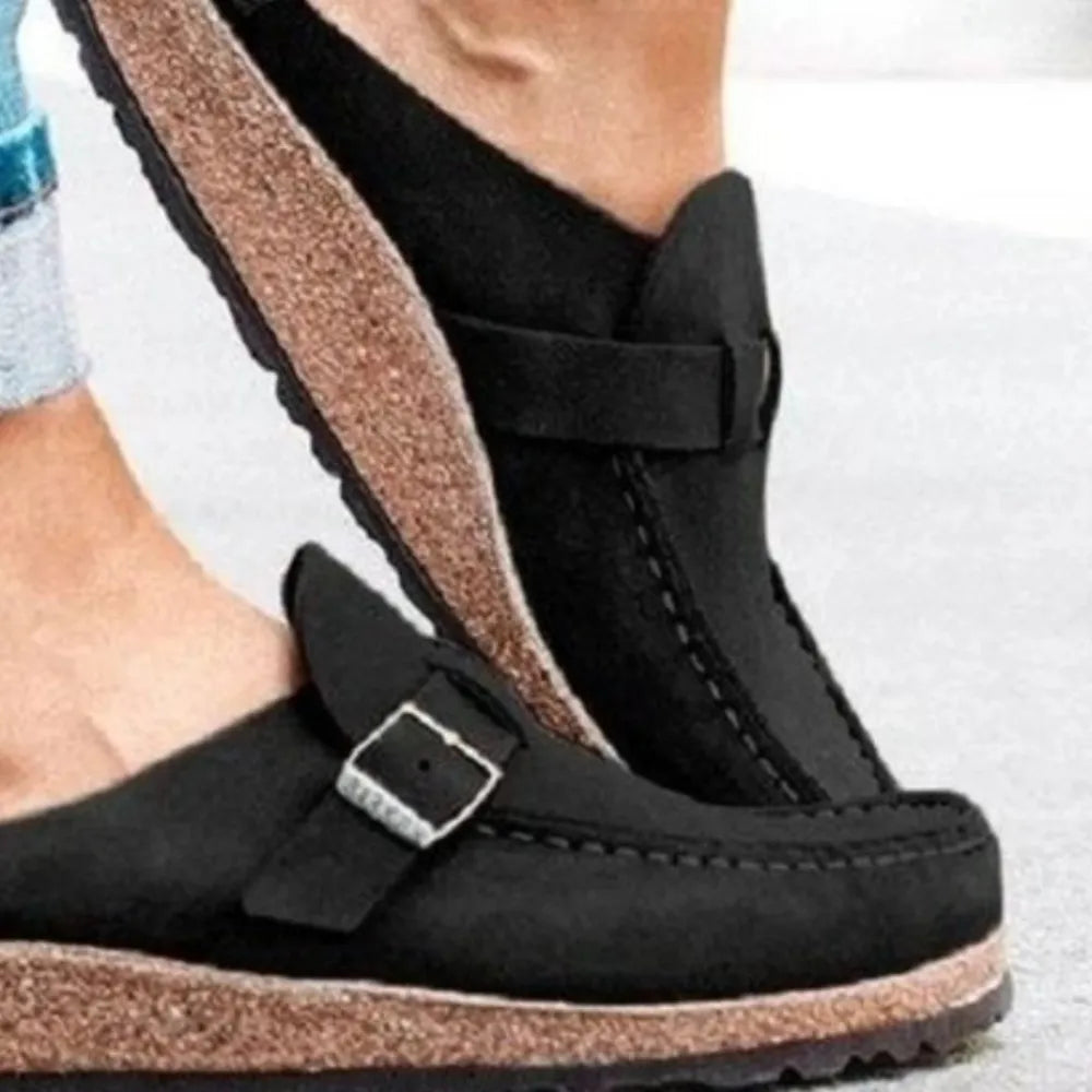 Mocasines con hebilla de tacón bajo y punta redonda