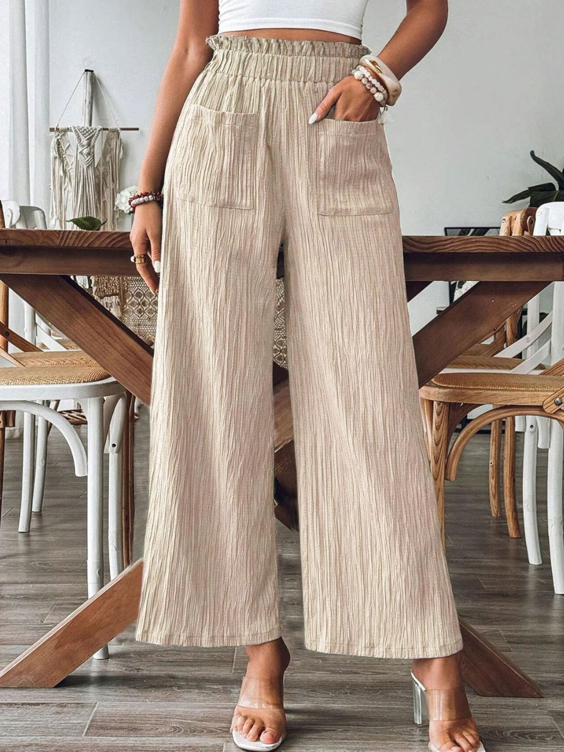 Pantalones de pernera ancha con cintura elástica y bolsillos